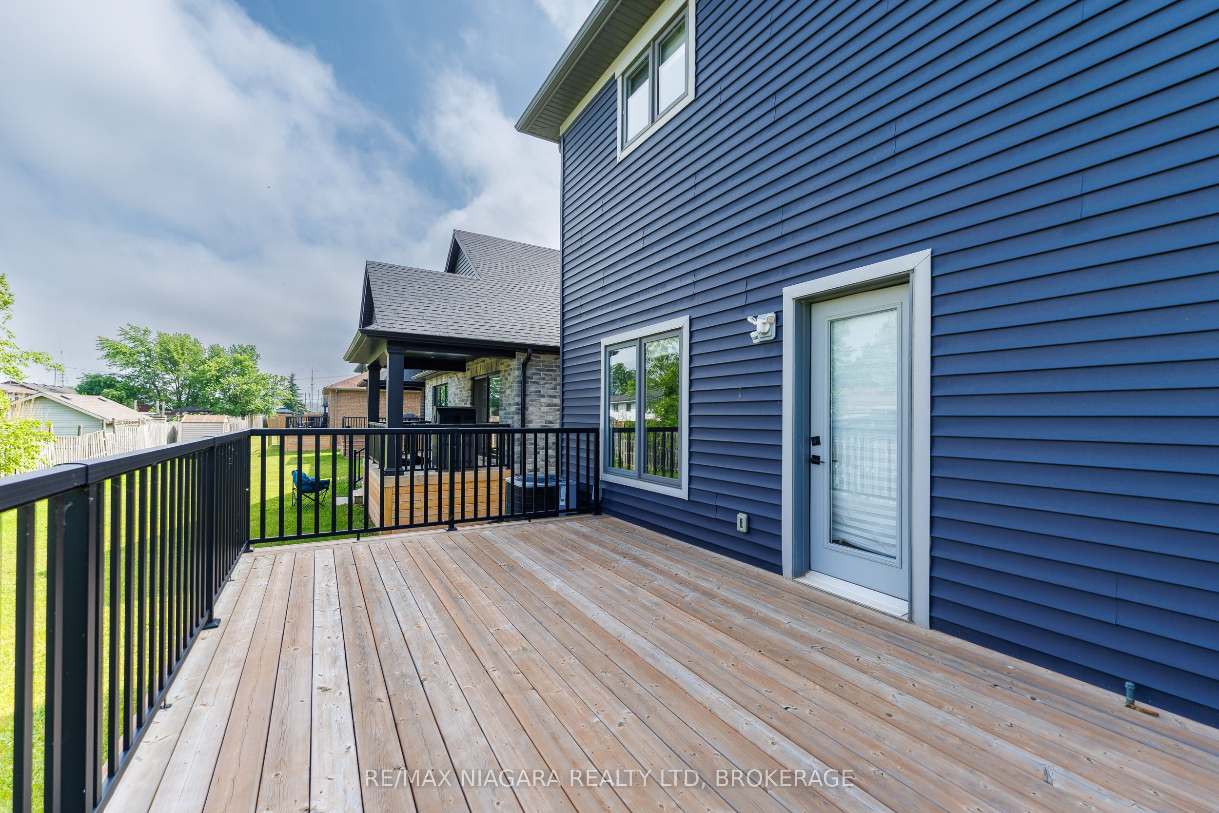 3816 Simpson Lane, Fort Erie, ON L0S 1S0 photo 3