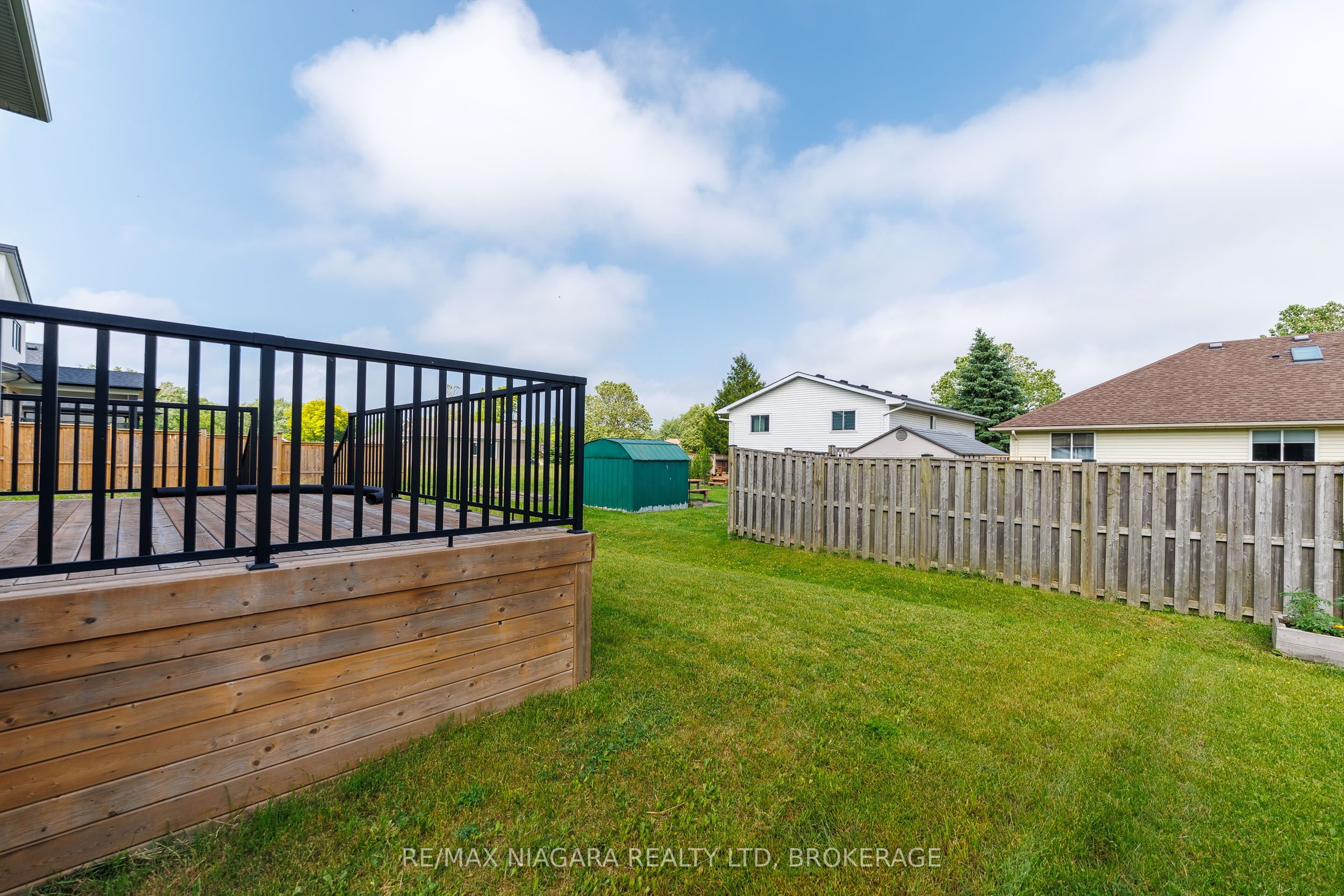 3816 Simpson Lane, Fort Erie, ON L0S 1S0 photo 4
