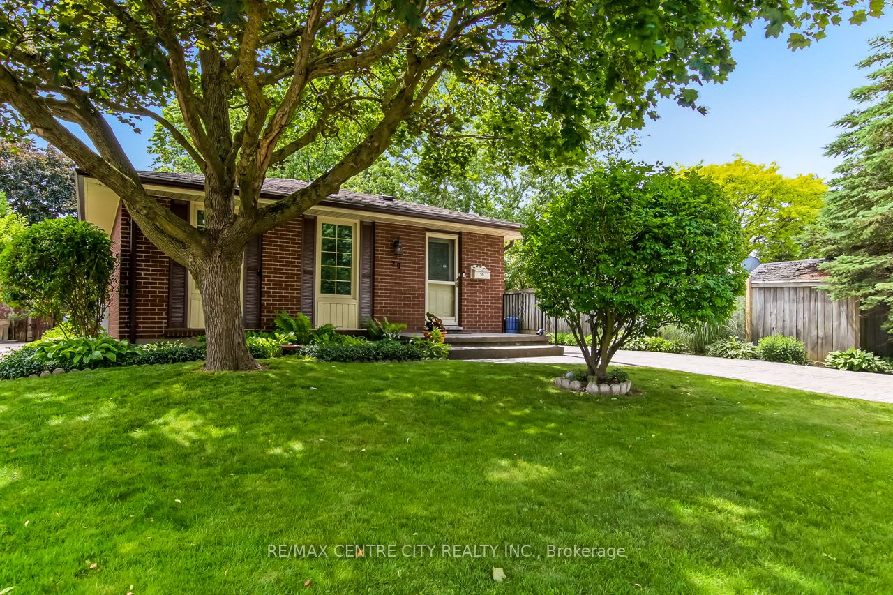 20 Hines Crescent, London South, ON N6C 3A3