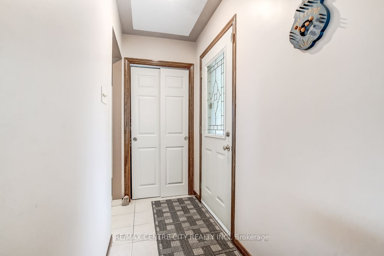 20 Hines Crescent, London South, ON N6C 3A3 photo 3