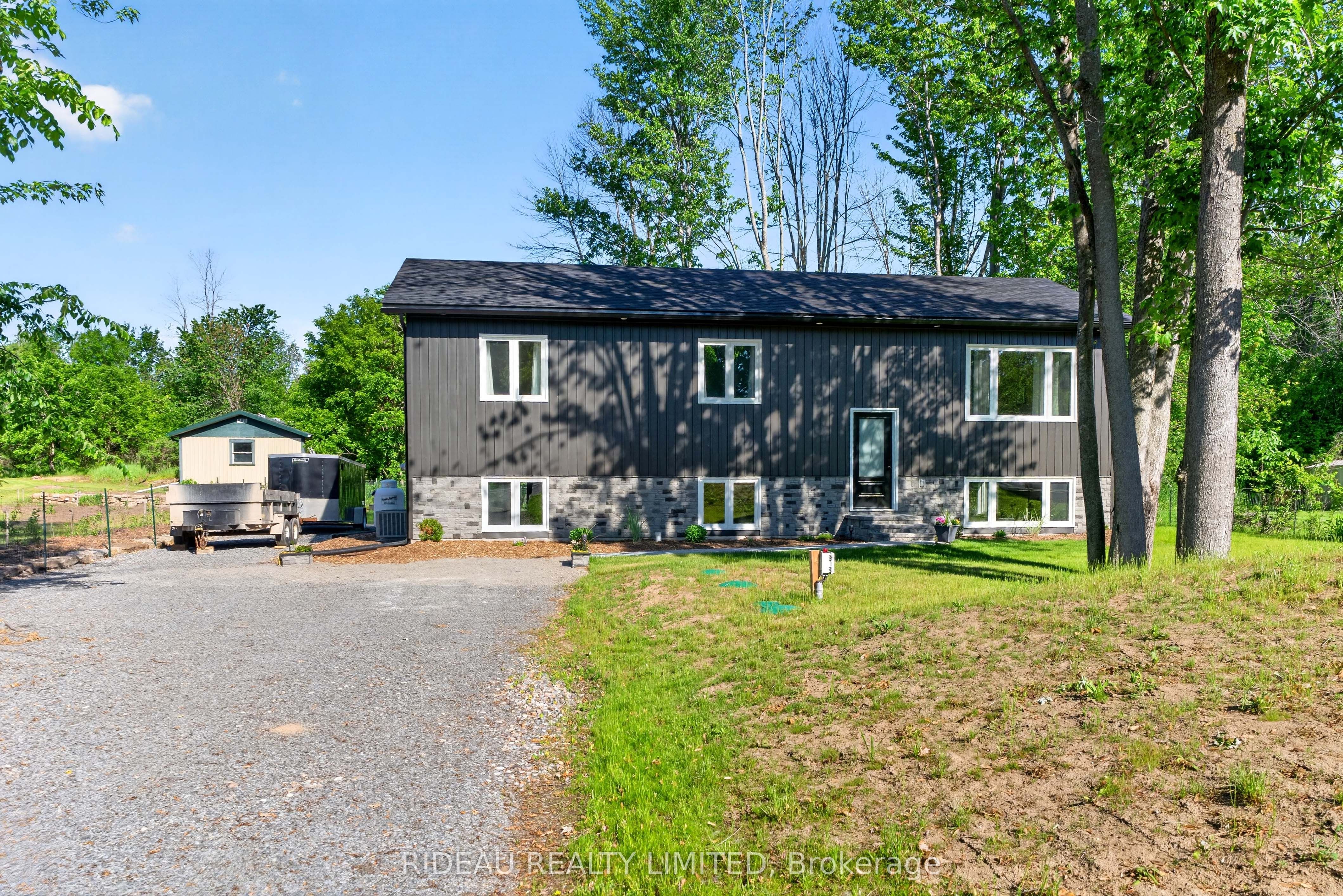 7 Brock Street, Rideau Lakes, ON K0G 1P0 photo 3