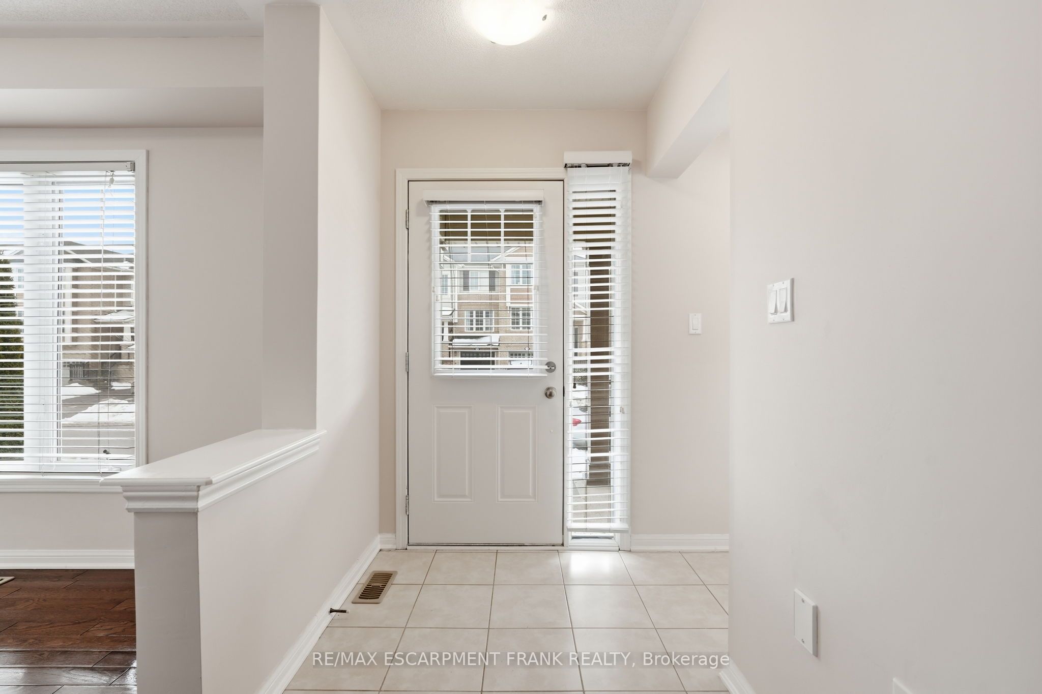 12 EMICK Drive, Hamilton, ON L9K 0C8 photo 5