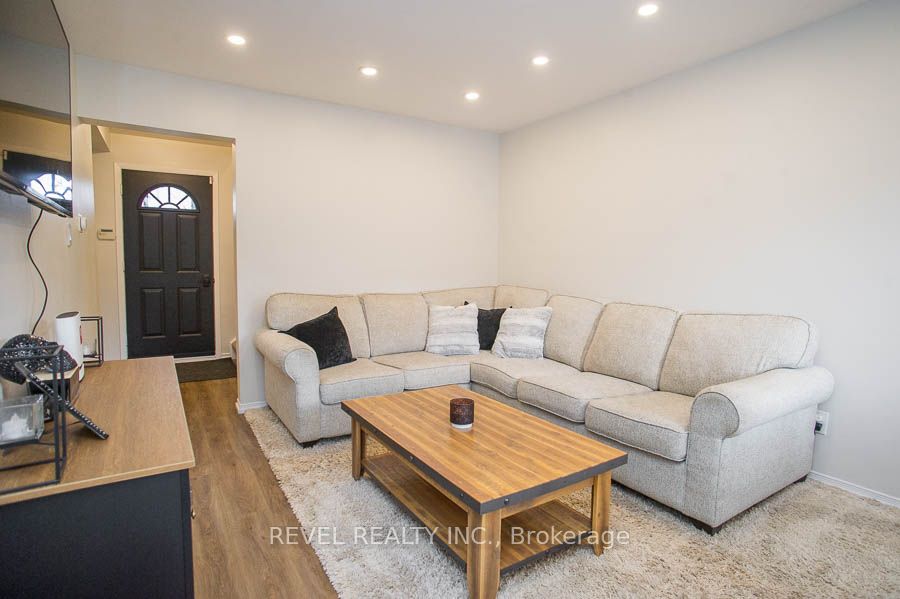 273 Elgin Street 52, Brantford, ON N3S 5B2 photo 2
