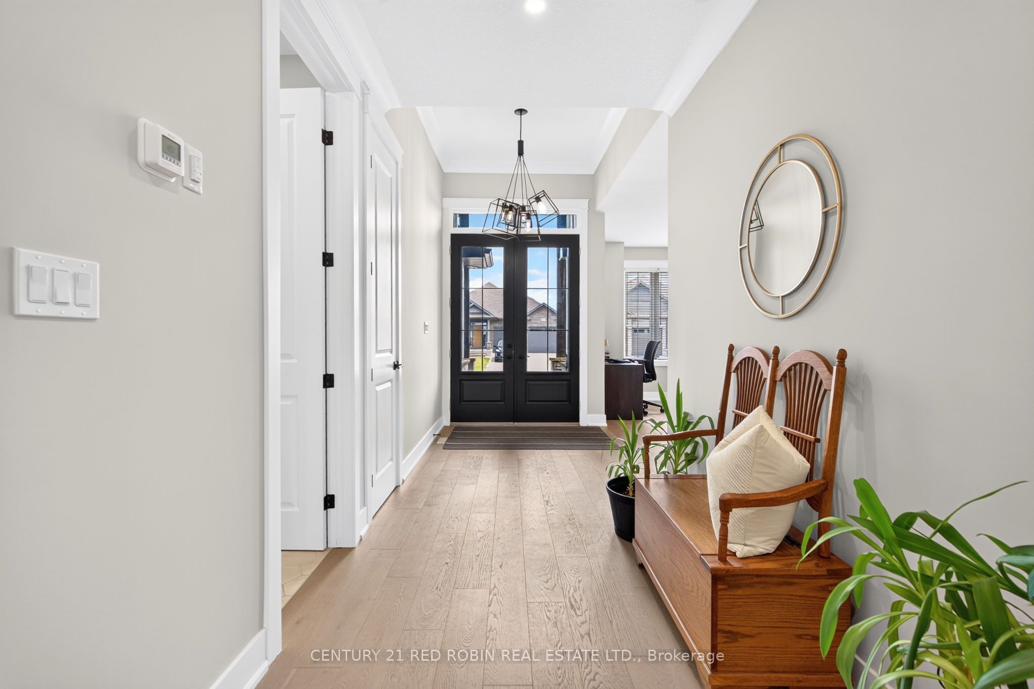 35 Elliot Street, Strathroy-Caradoc, ON N7G 0H1 photo 4