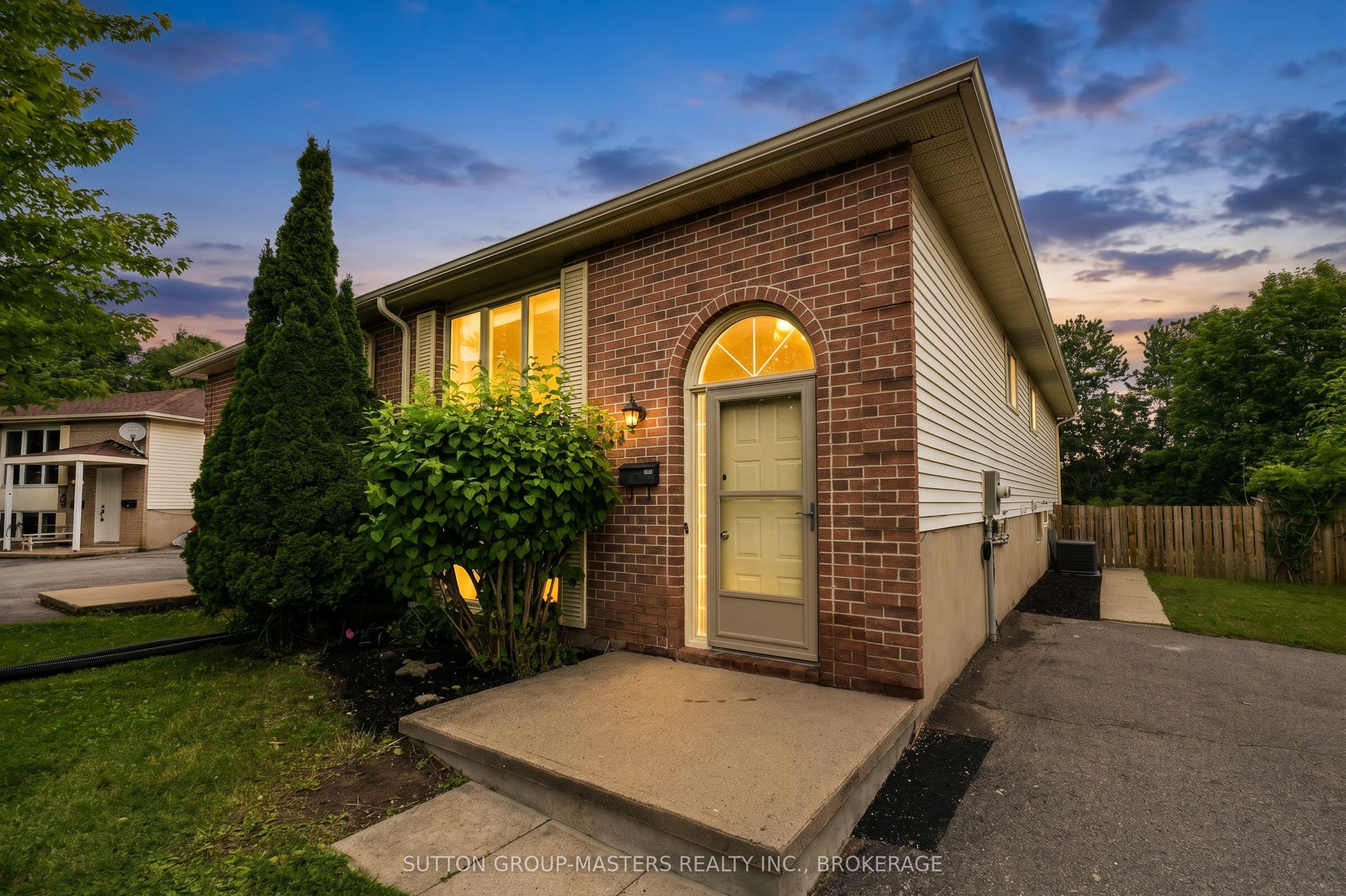280 Owens Crescent, Kingston, ON K7M 8H6