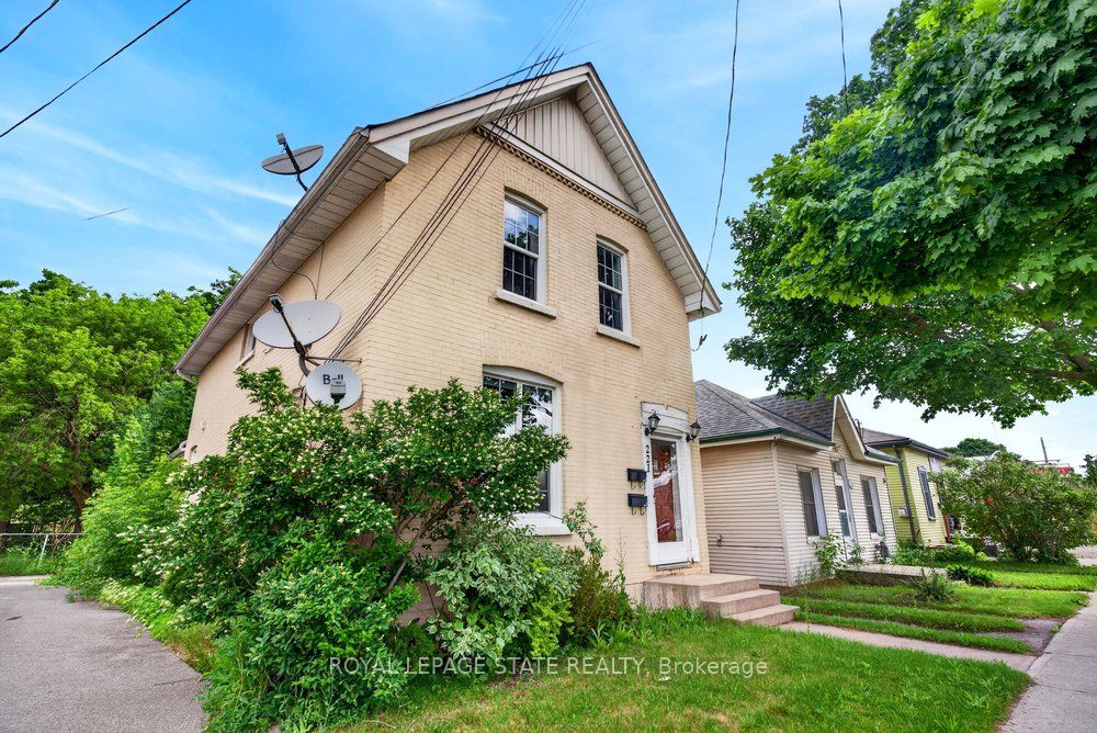 221 Grand River Avenue, Brantford, ON N3T 4Y3 photo 4