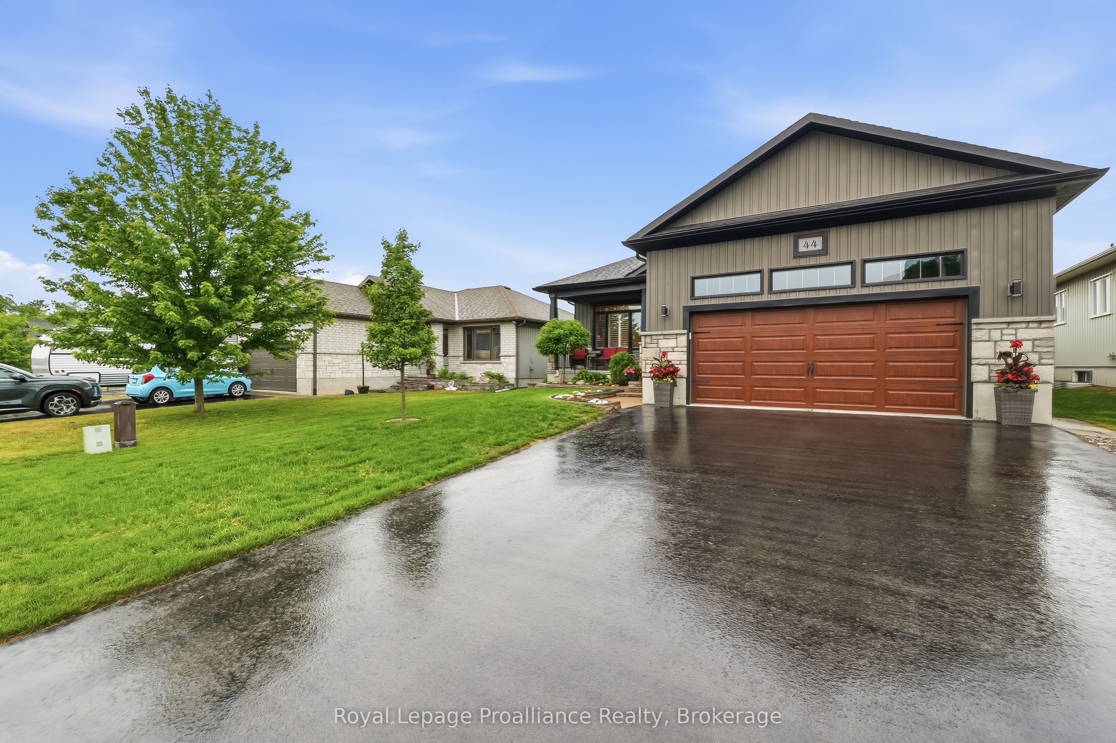 44 Ambrosia Terrace, Quinte West, ON K8V 0G6 photo 3