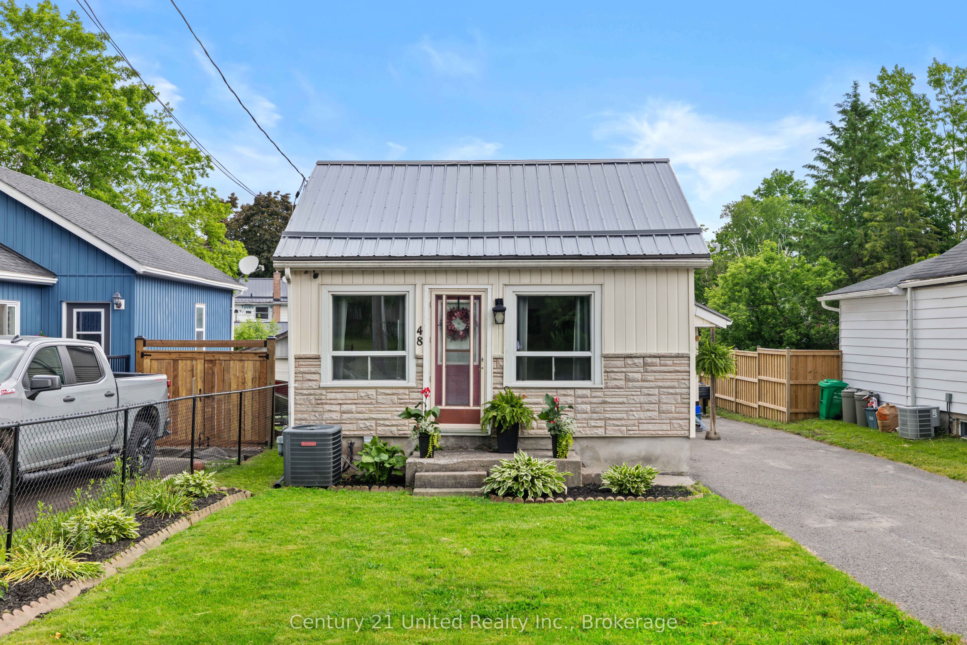 48 Leahys Lane, Peterborough, ON K9H 2H1 photo 2