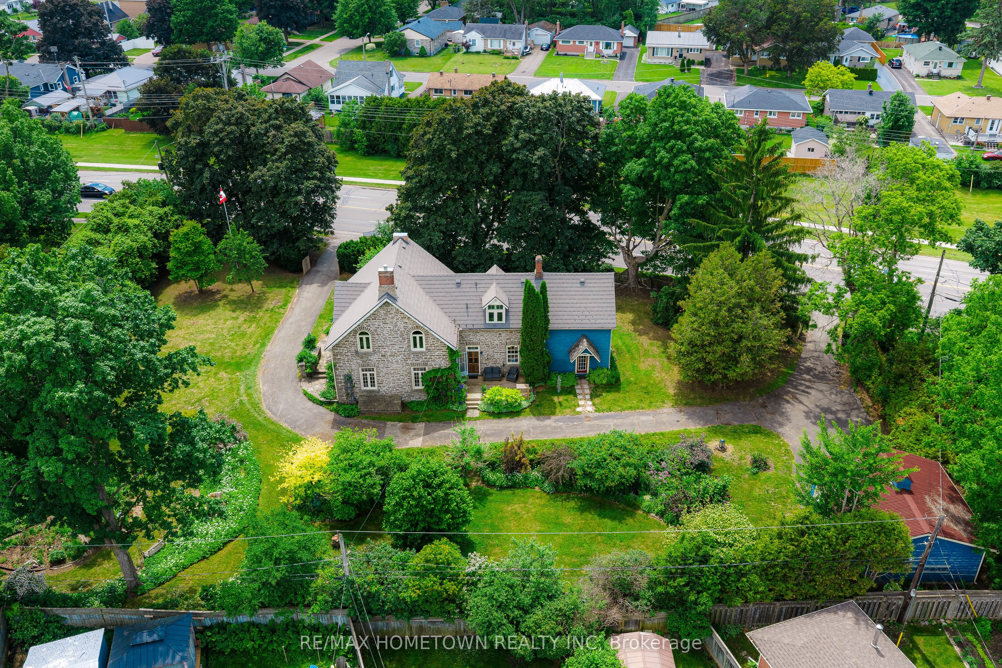 301 North Augusta Road, Brockville, ON K6V 2Y3