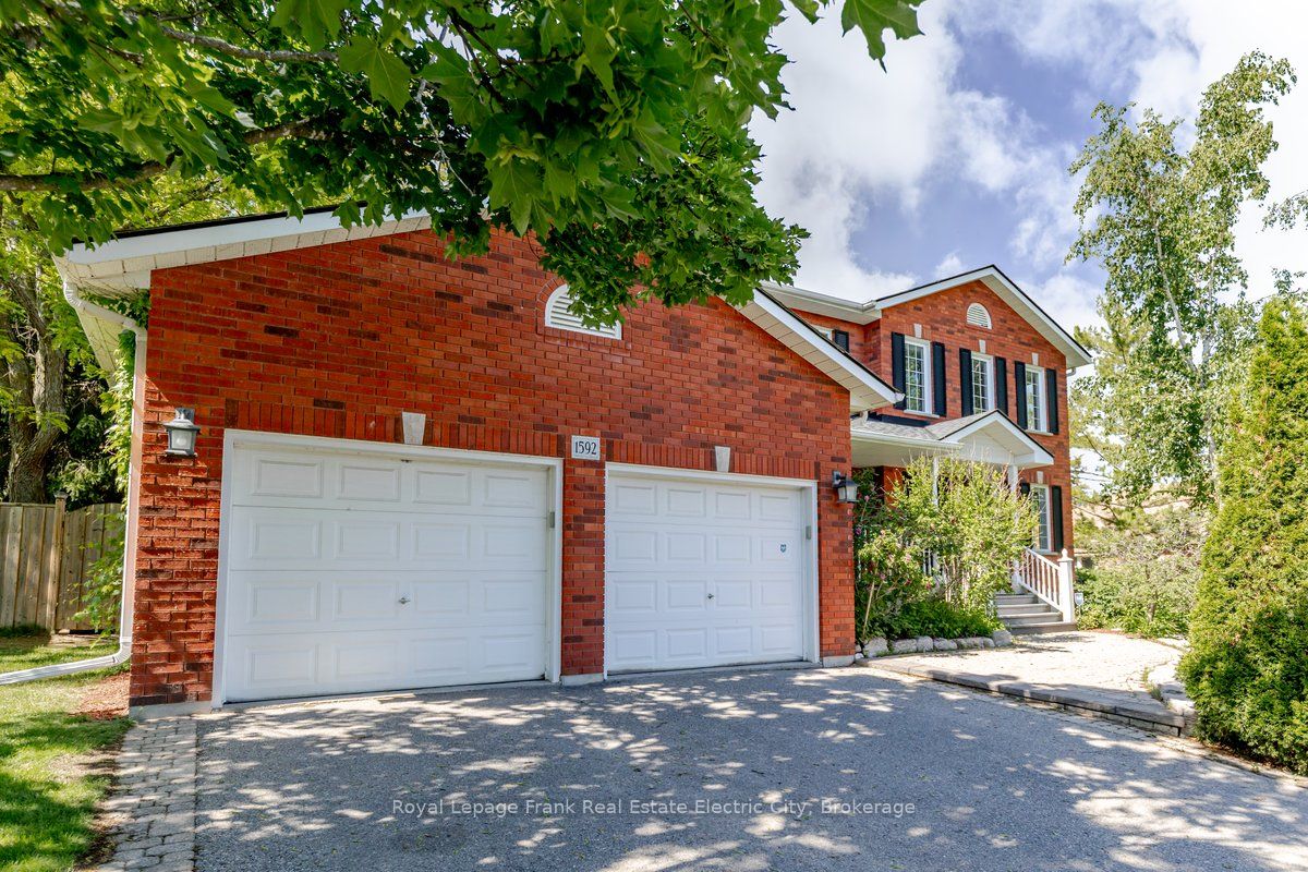 1308 Monaghan Road, Peterborough, ON K9J 5M1 photo 2