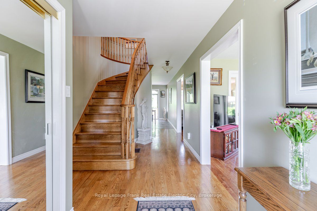 1308 Monaghan Road, Peterborough, ON K9J 5M1 photo 3