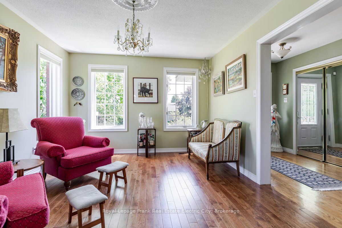1308 Monaghan Road, Peterborough, ON K9J 5M1 photo 5