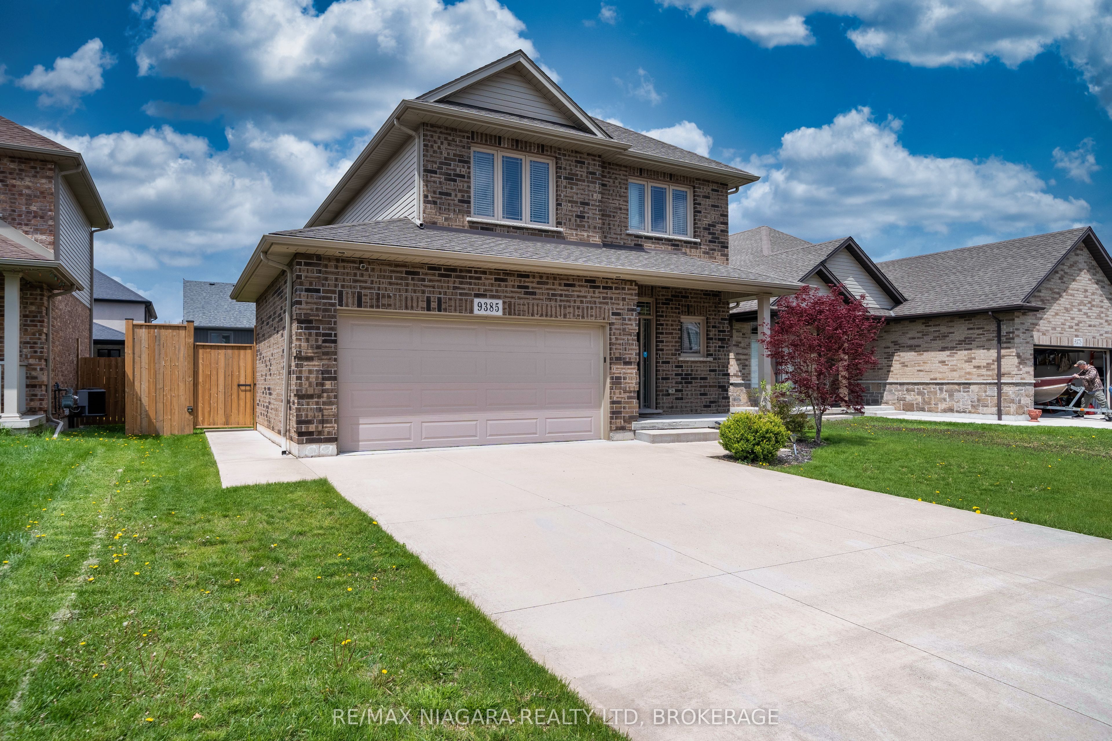 9385 Eagle Ridge Drive, Niagara Falls, ON L2H 0G3 photo 2