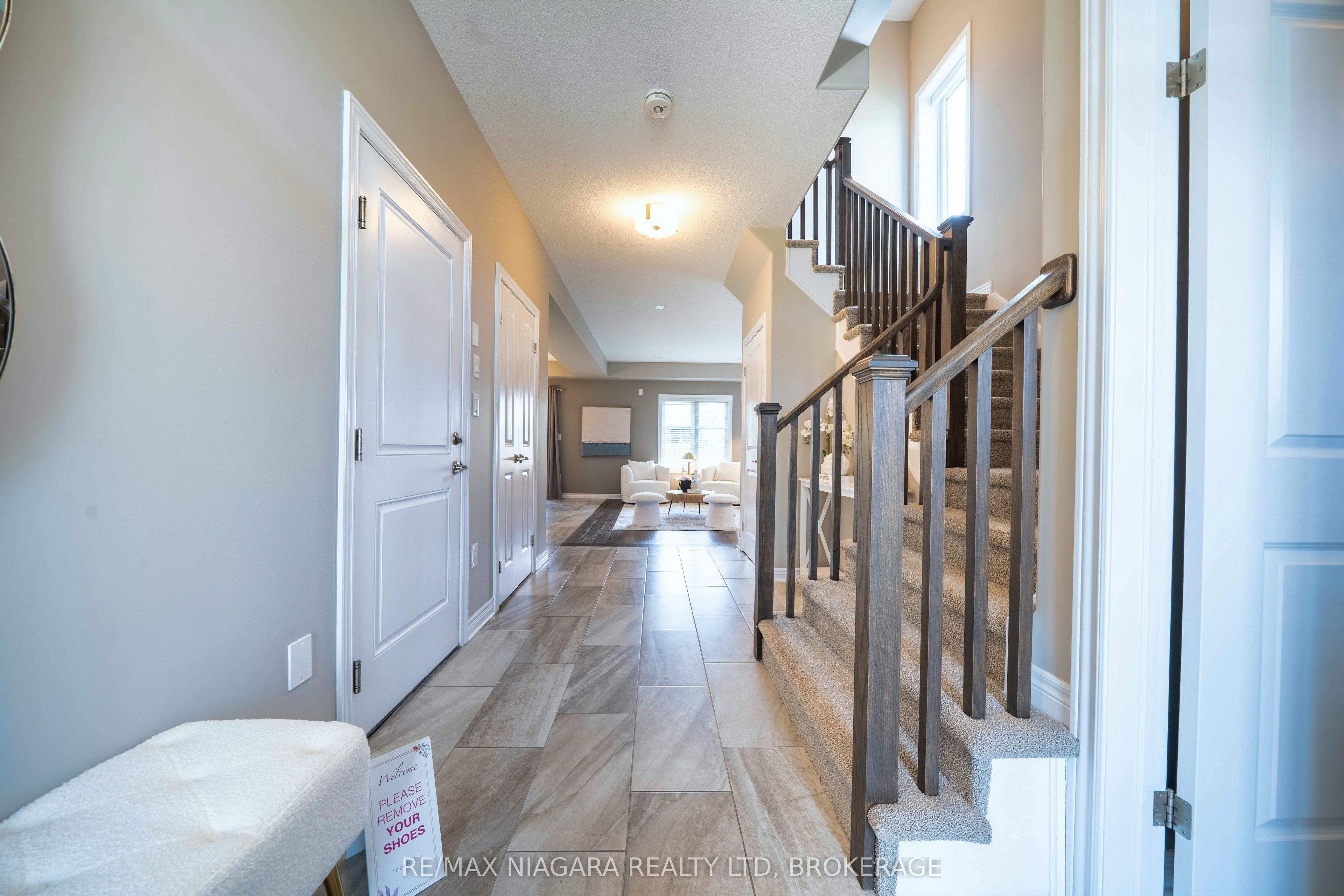 9385 Eagle Ridge Drive, Niagara Falls, ON L2H 0G3 photo 4