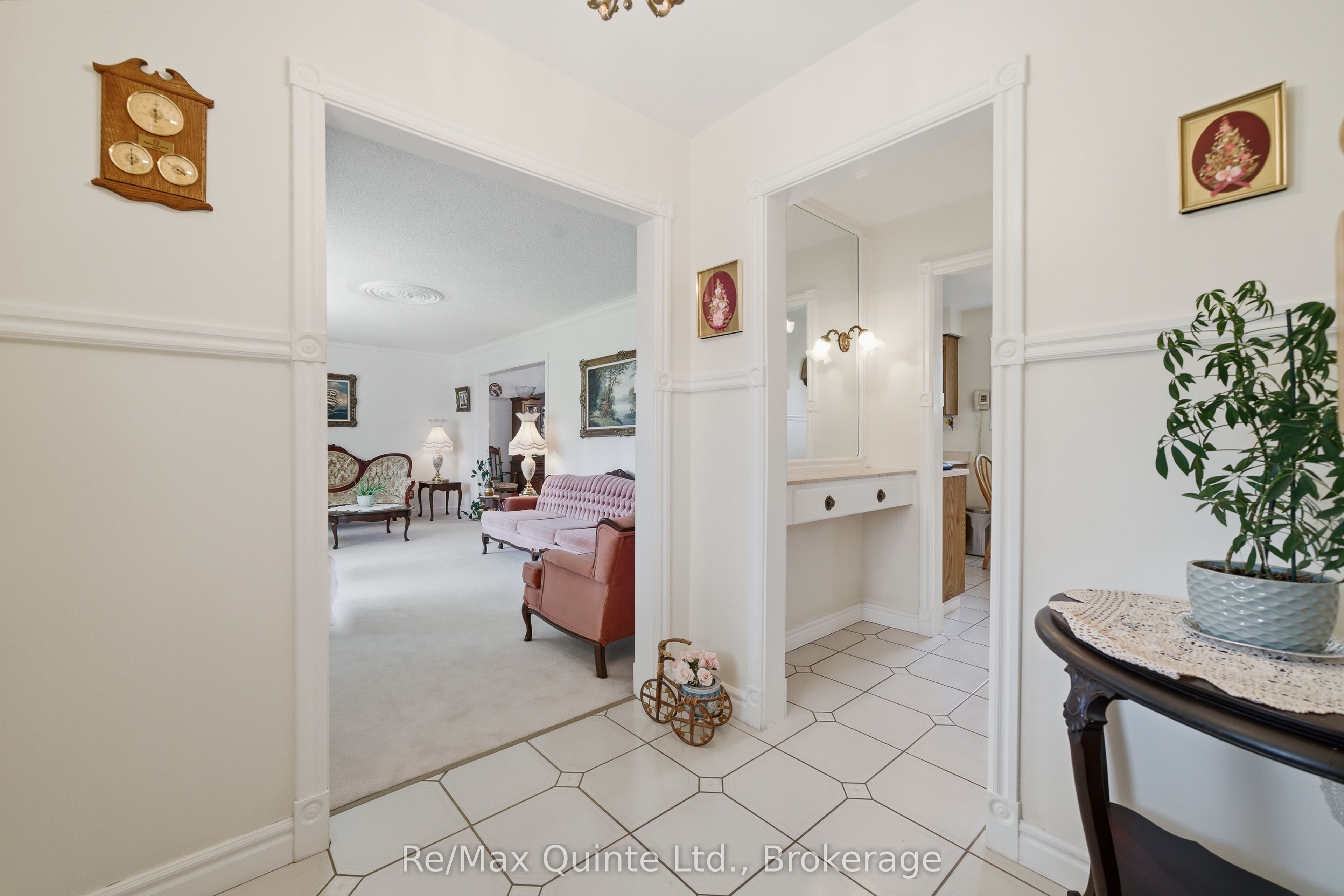 19 Country Club Drive, Quinte West, ON K8R 1B4 photo 5
