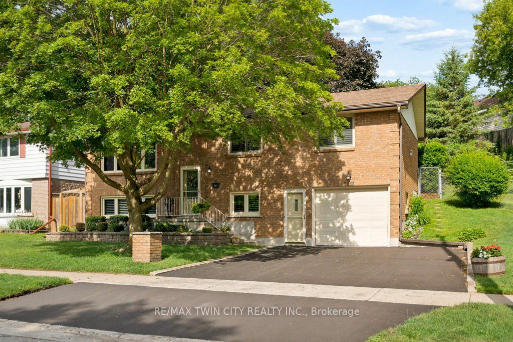 336 Manchester Road, Kitchener, ON N2B 1A4 photo 2