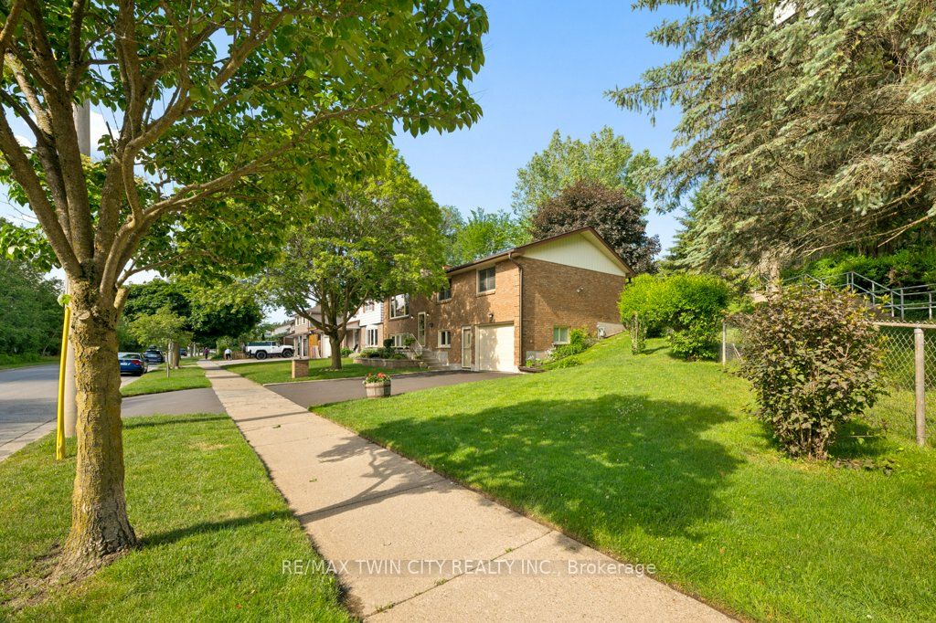 336 Manchester Road, Kitchener, ON N2B 1A4 photo 5