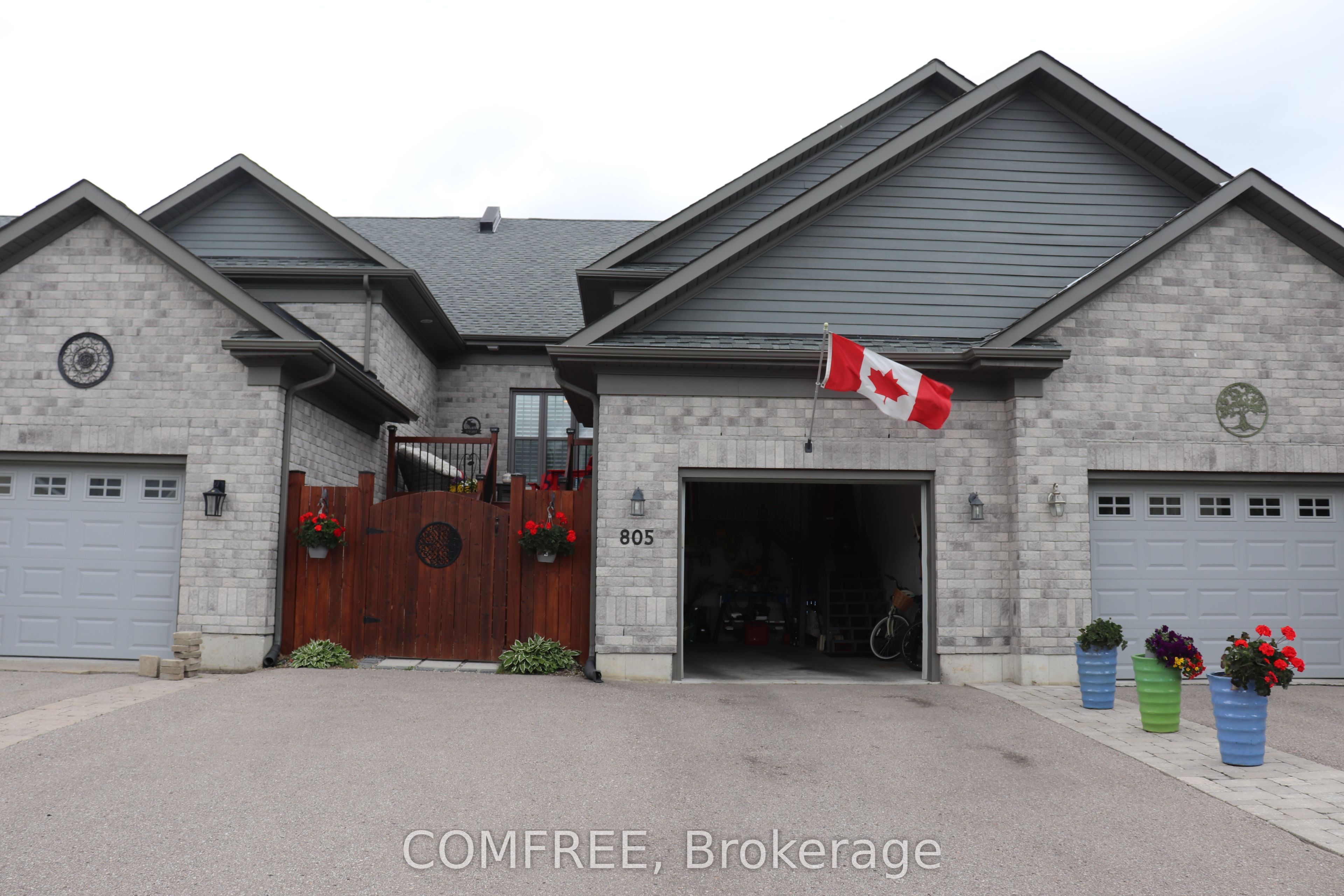 805 Lees Avenue, Cobourg, ON K9A 0G4 photo 2