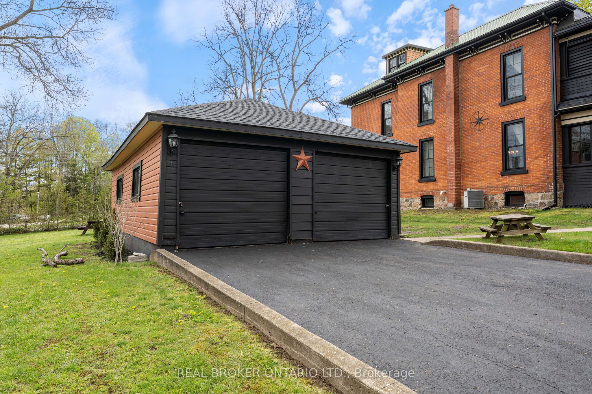 259 Western Avenue, Norfolk, ON N4B 1R9 photo 3