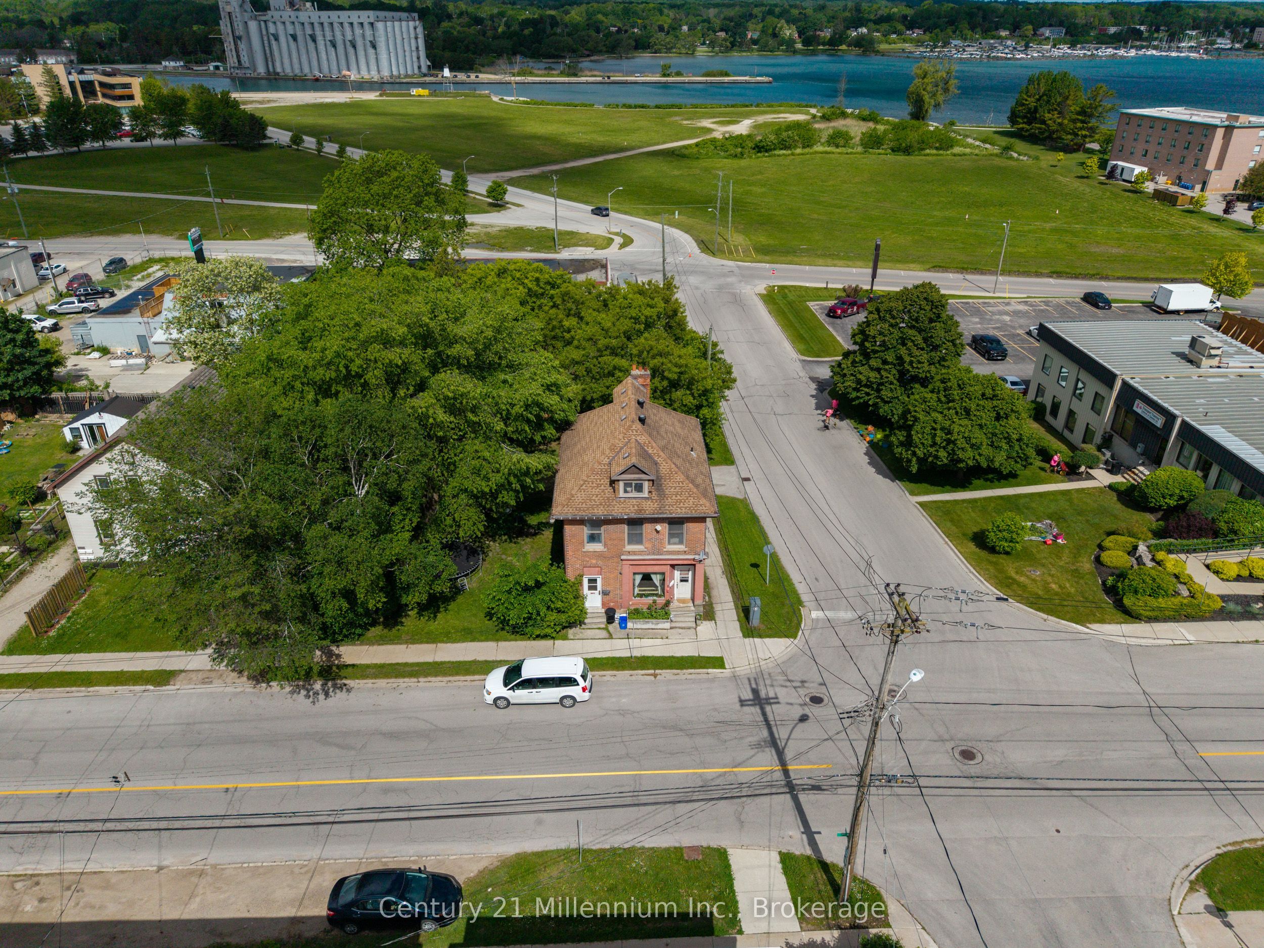 1700 3rd Avenue E, Owen Sound, ON N4K 2L9 photo 3