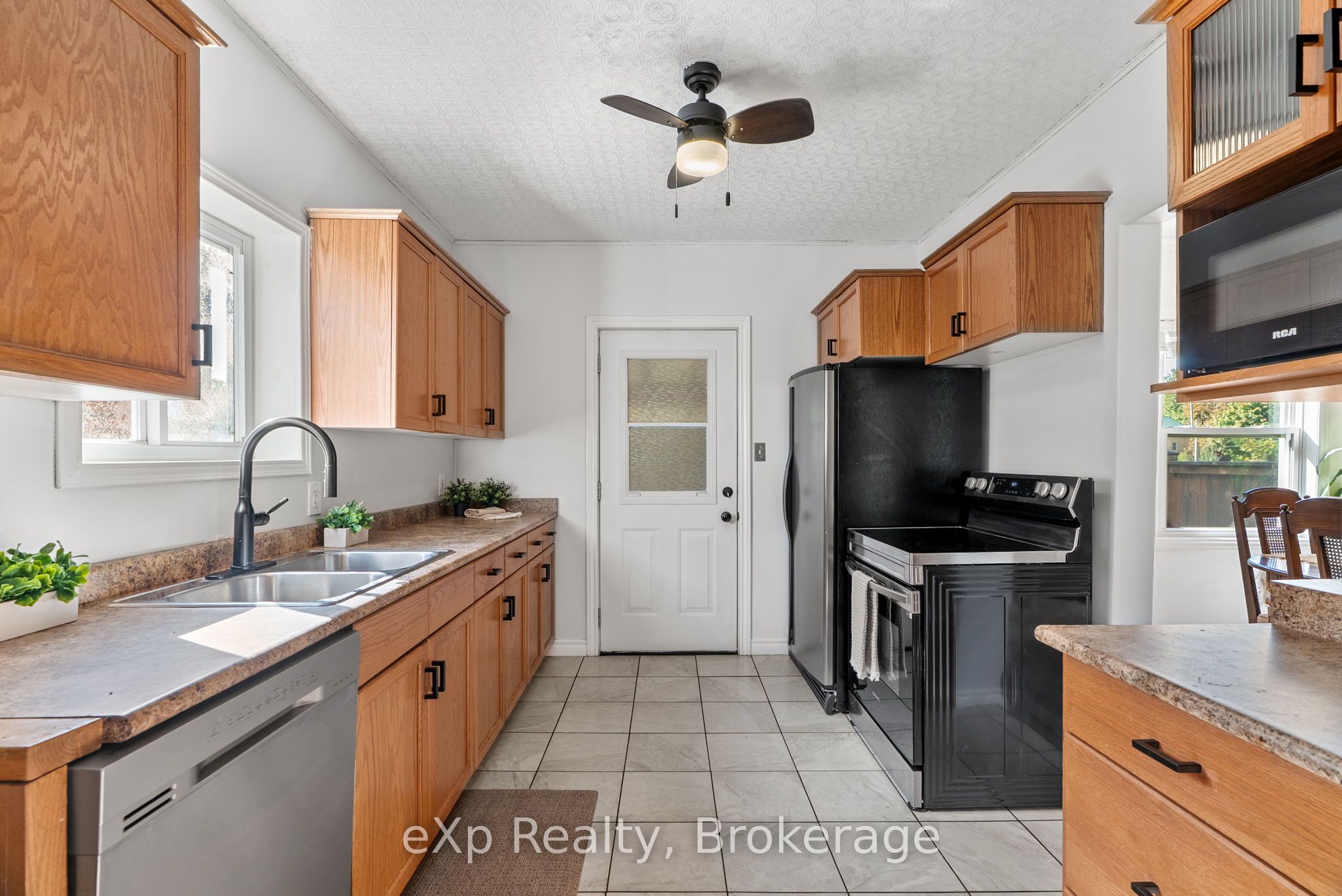 63 Guelph Street, Stratford, ON N5A 3W7 photo 3