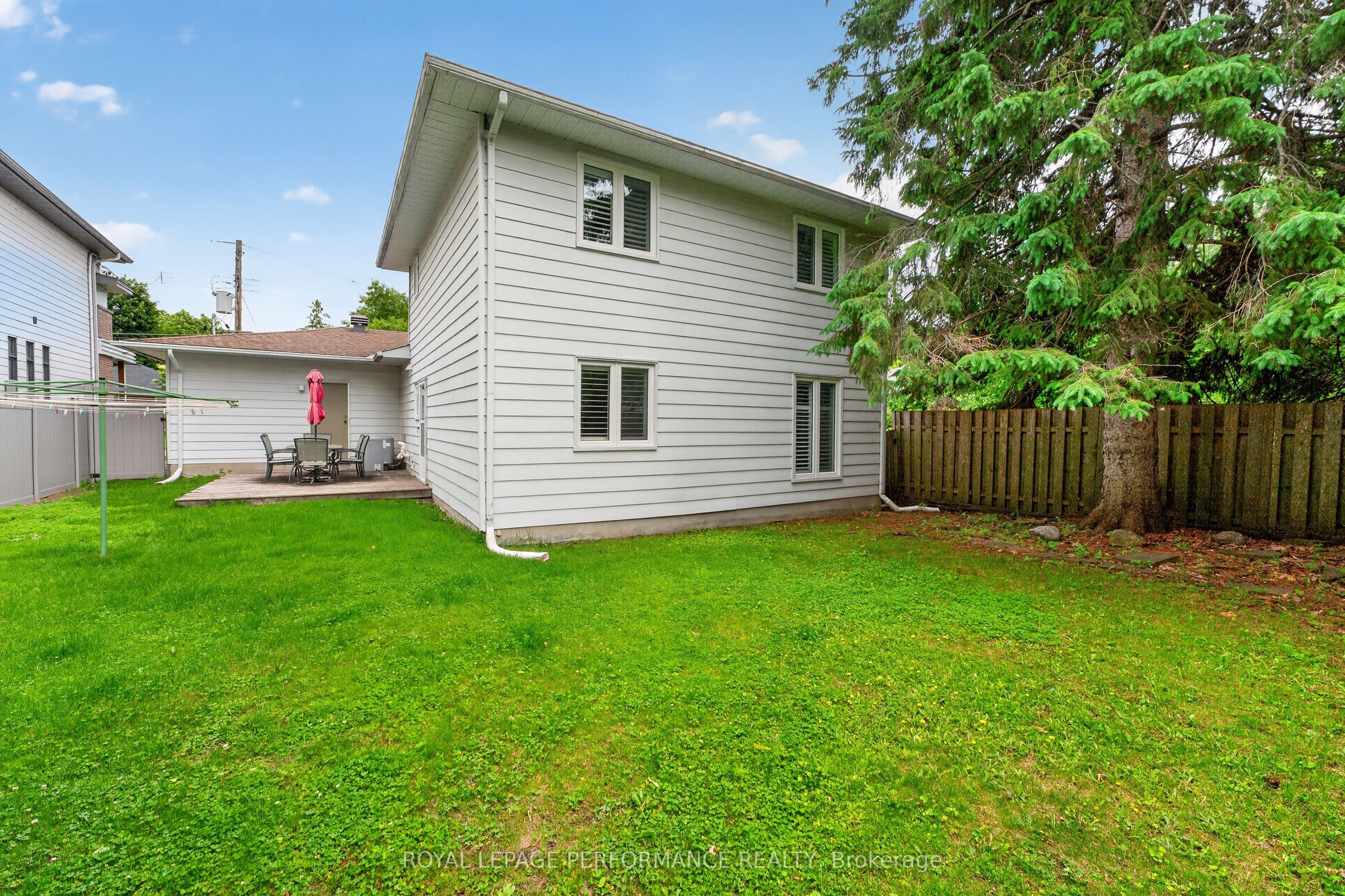 270 Compton Avenue, Woodroffe, ON K2B 5A9 photo 2