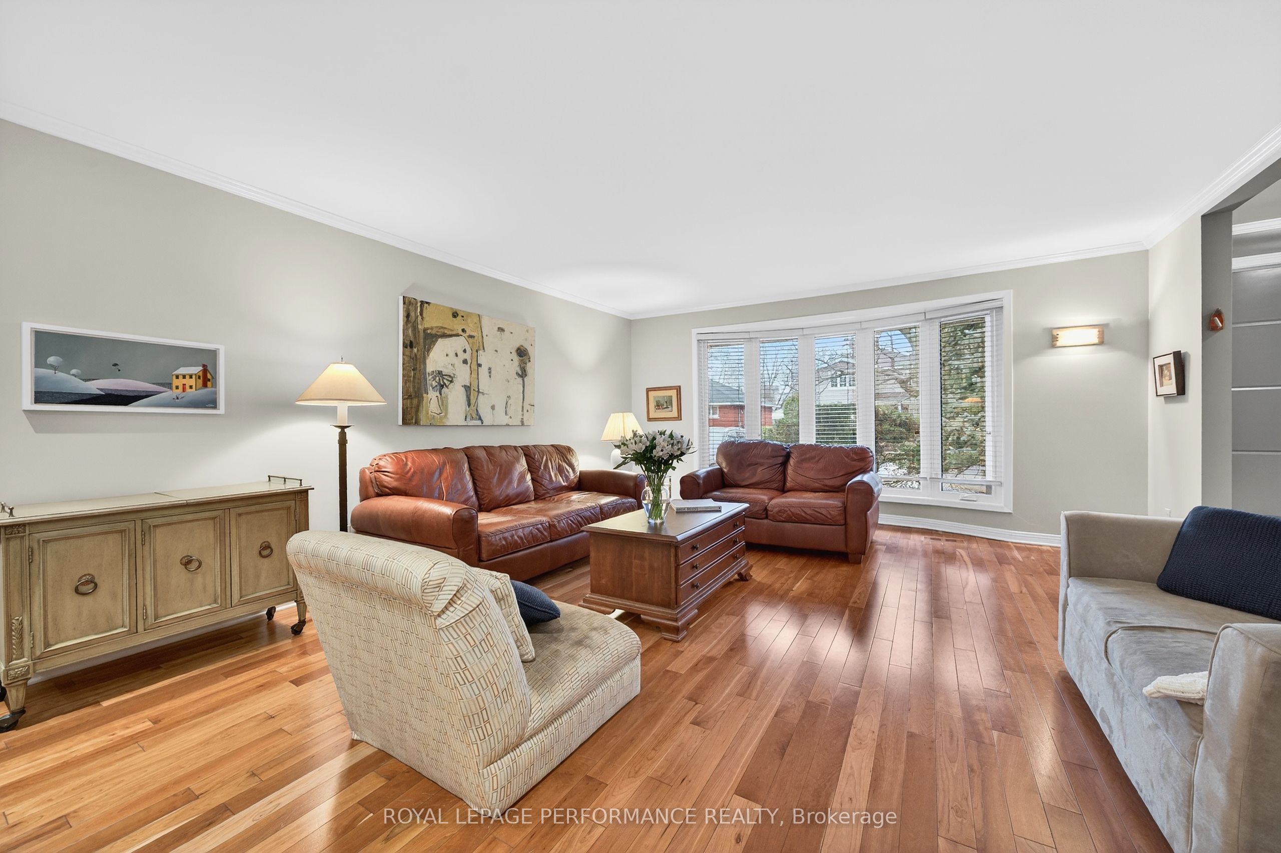 270 Compton Avenue, Woodroffe, ON K2B 5A9 photo 5
