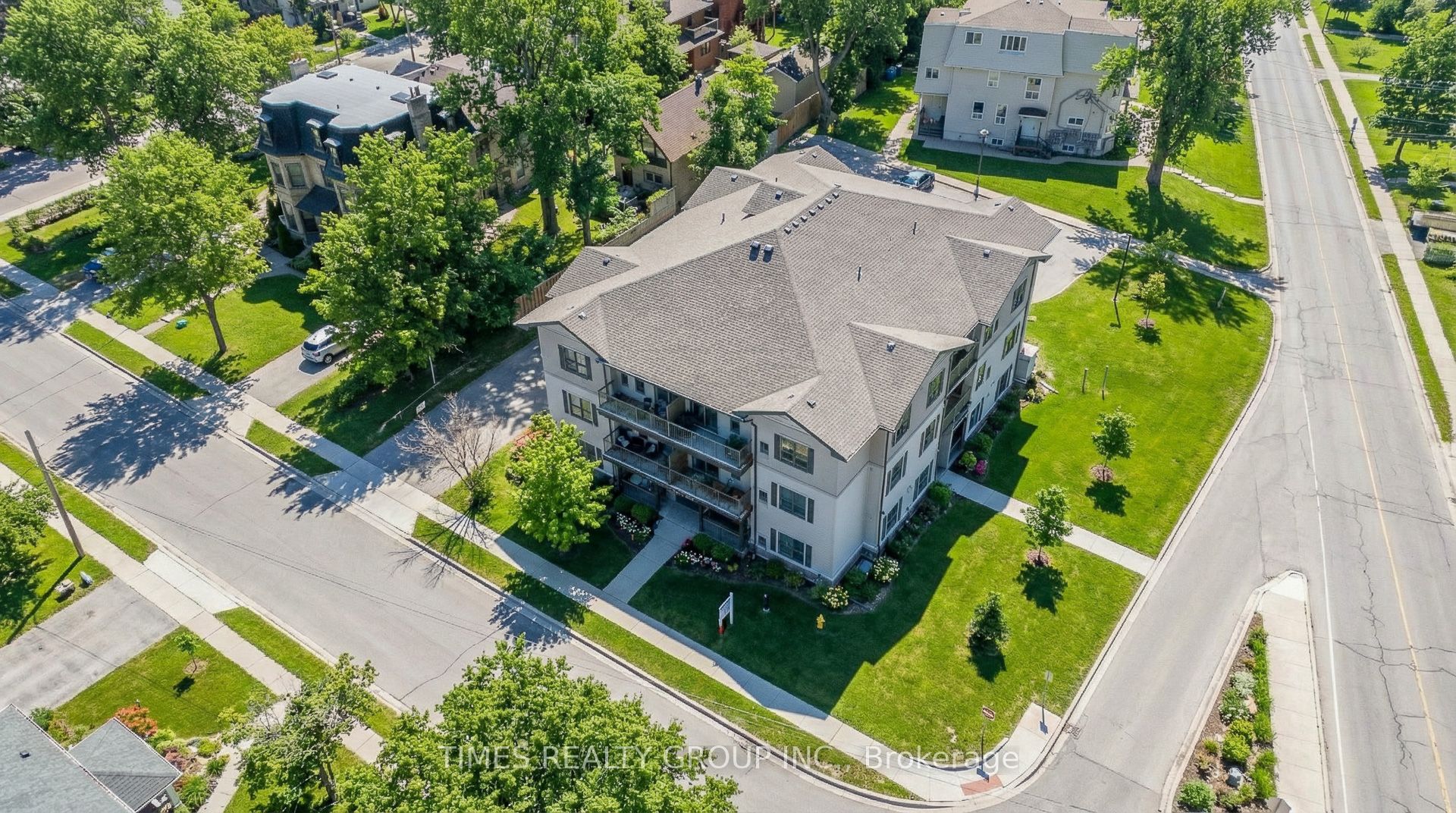 369 Hunter Street W 203, Peterborough, ON K9H 2M5