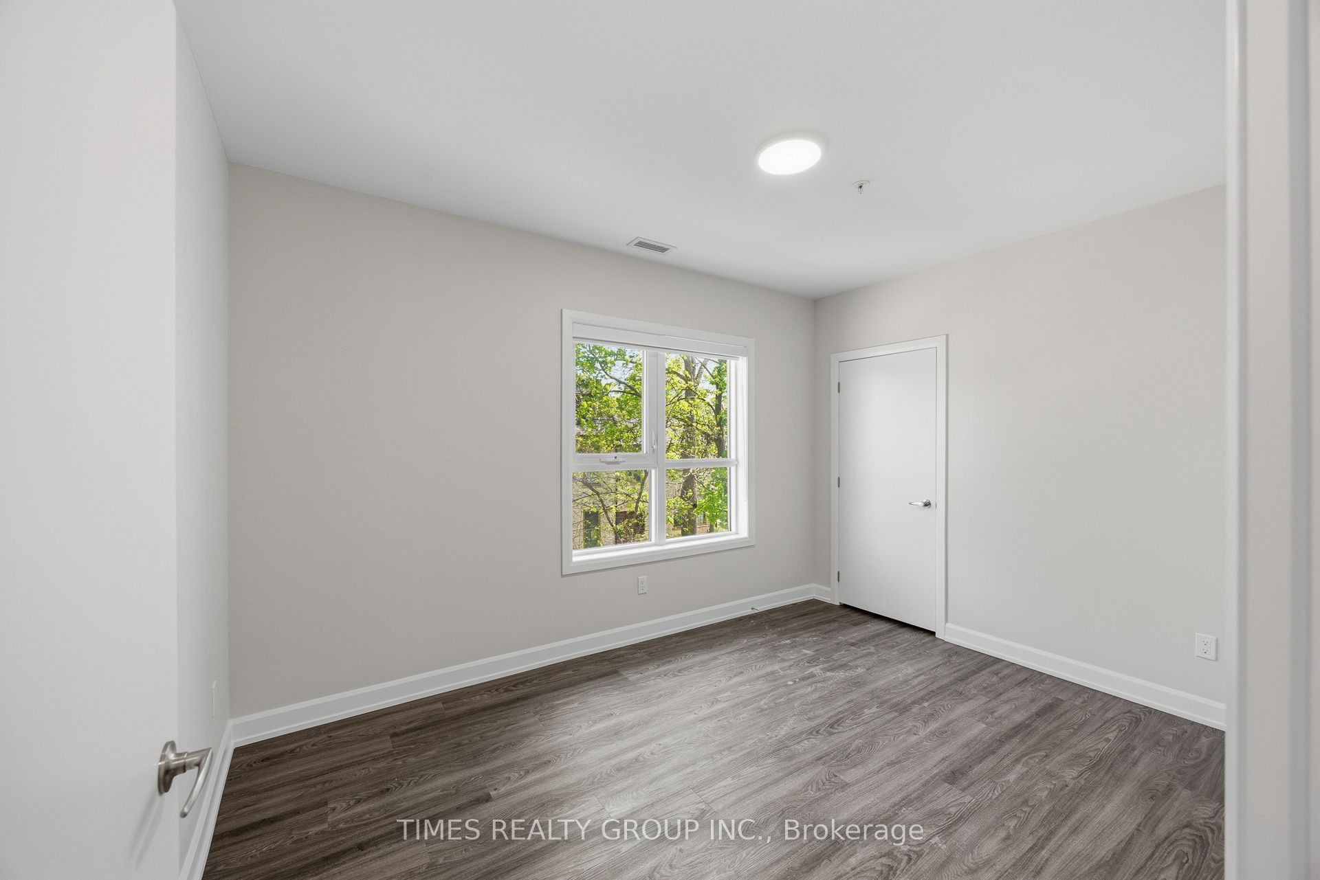369 Hunter Street W 203, Peterborough, ON K9H 2M5 photo 5