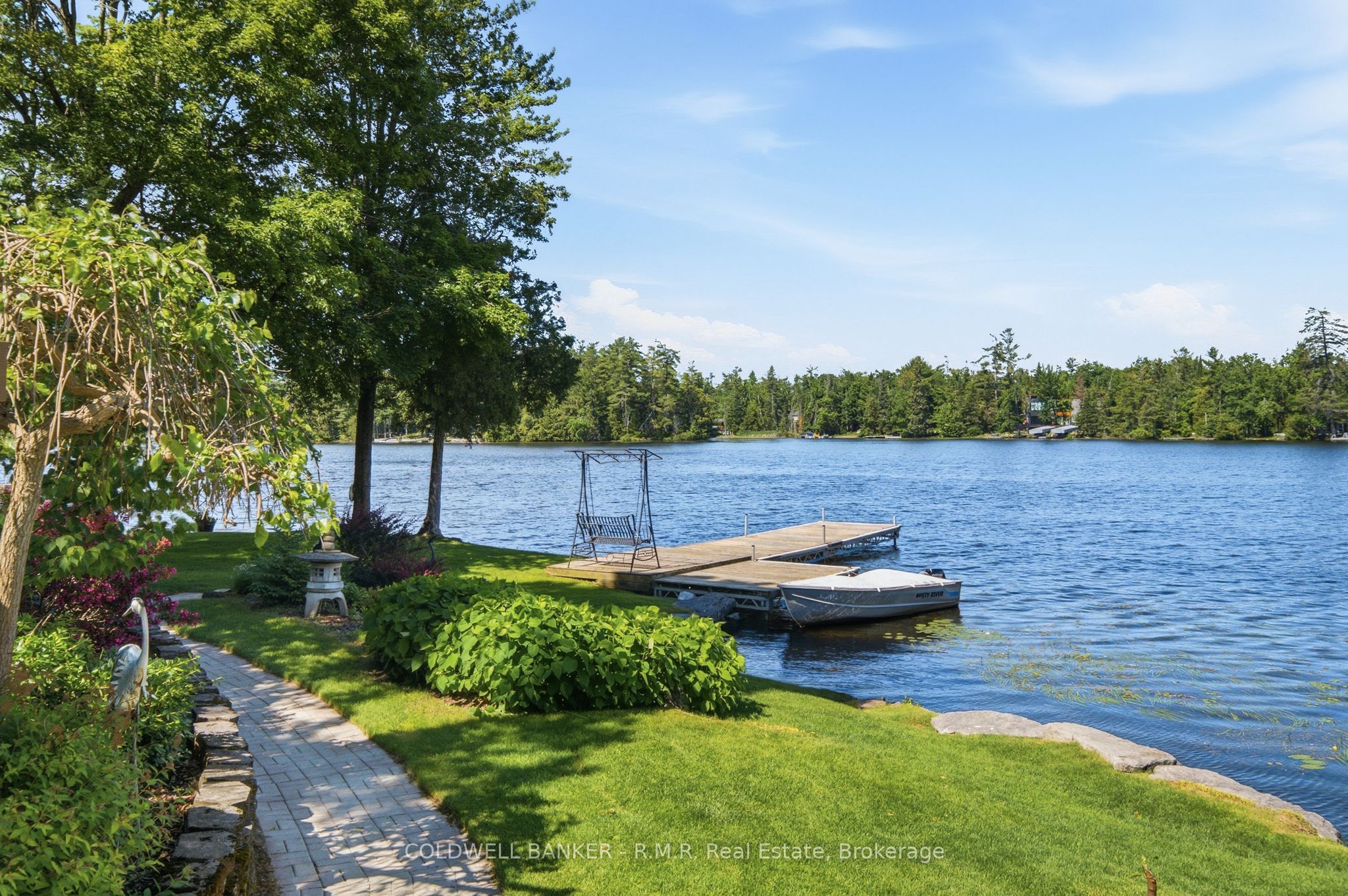 207 Hall Drive, Trent Lakes, ON K0L 1J0 photo 2