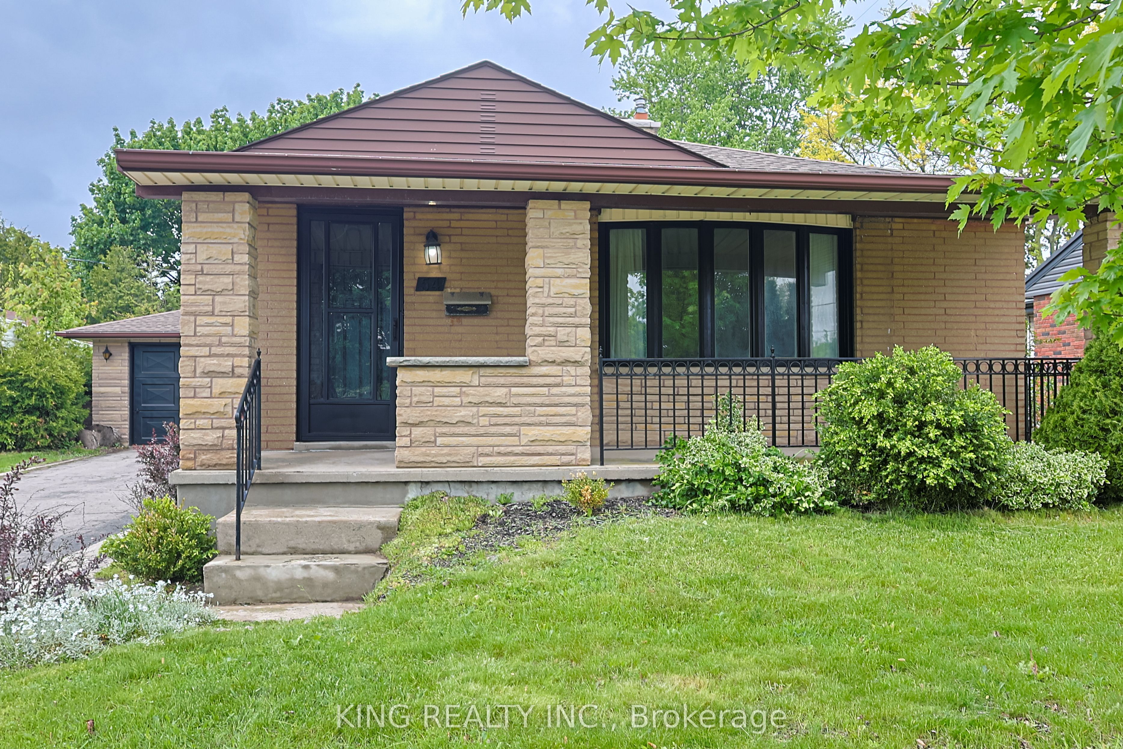 54 Tweedsmuir Avenue, London East, ON N5W 1K7 photo 2