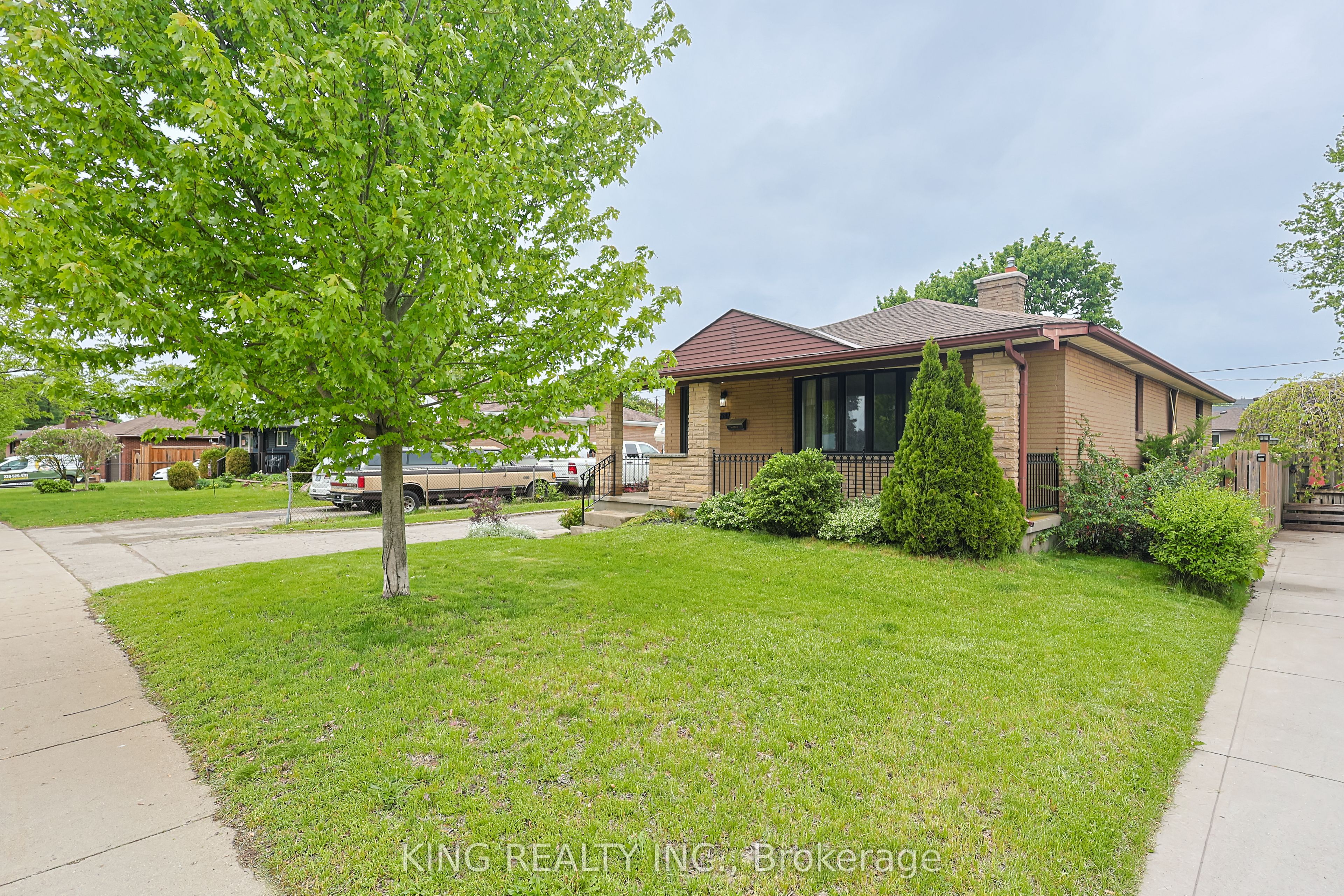 54 Tweedsmuir Avenue, London East, ON N5W 1K7 photo 3