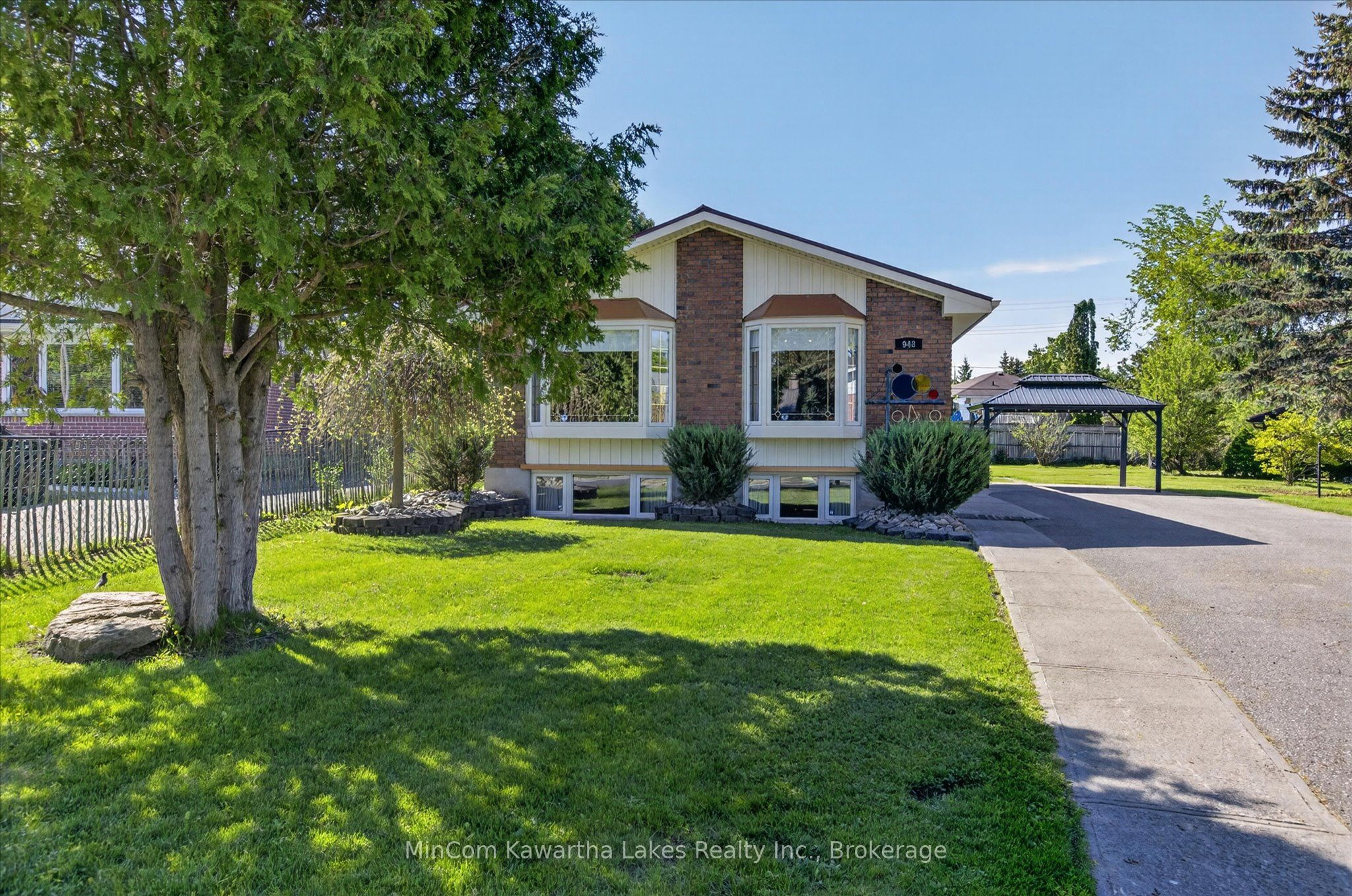 948 St Pauls Street, Peterborough, ON K9H 6J6 photo 2