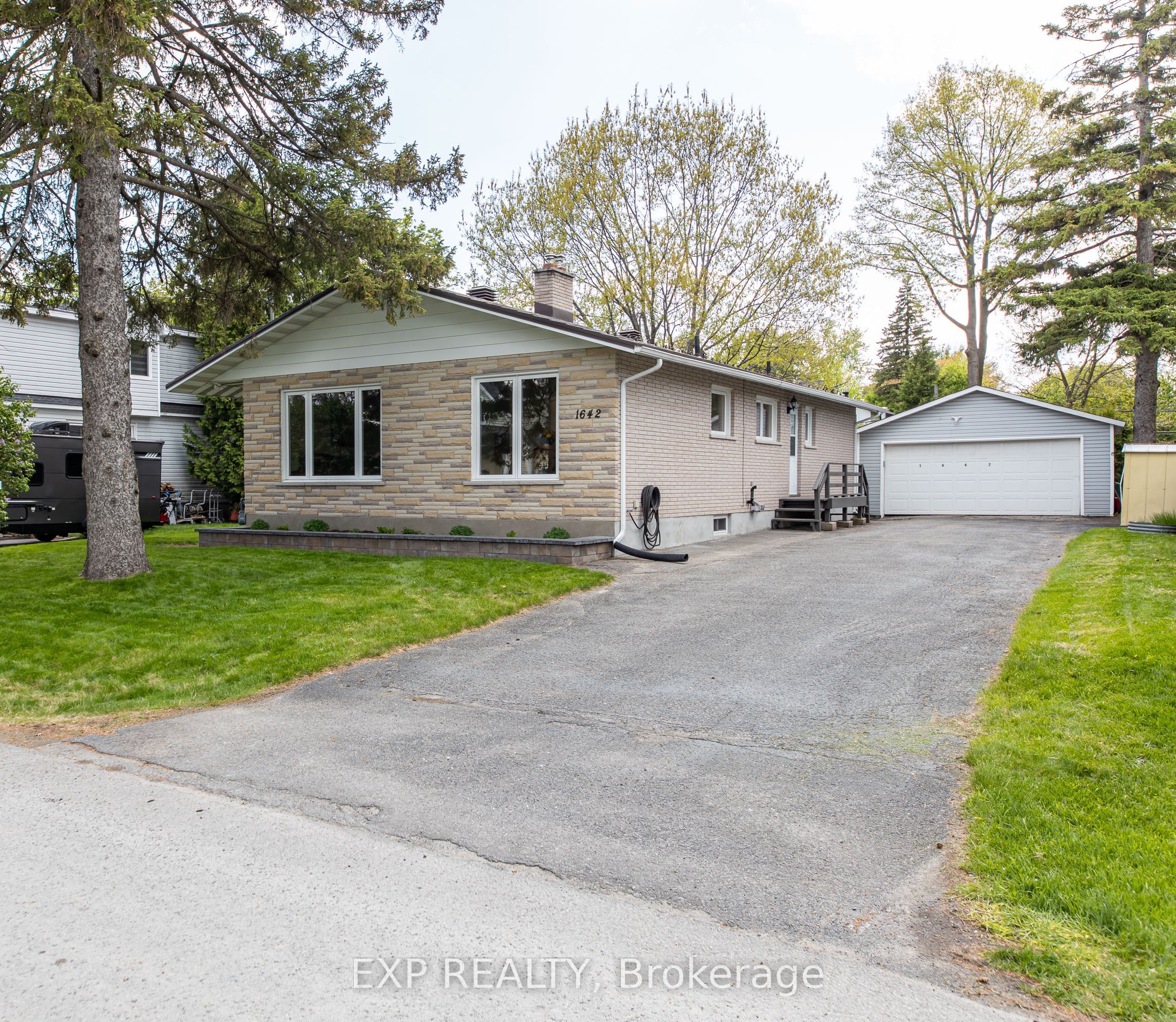 1642 Valmarie Avenue, Mooneys Bay - Carleton Heights and Area, ON K2C 1W1