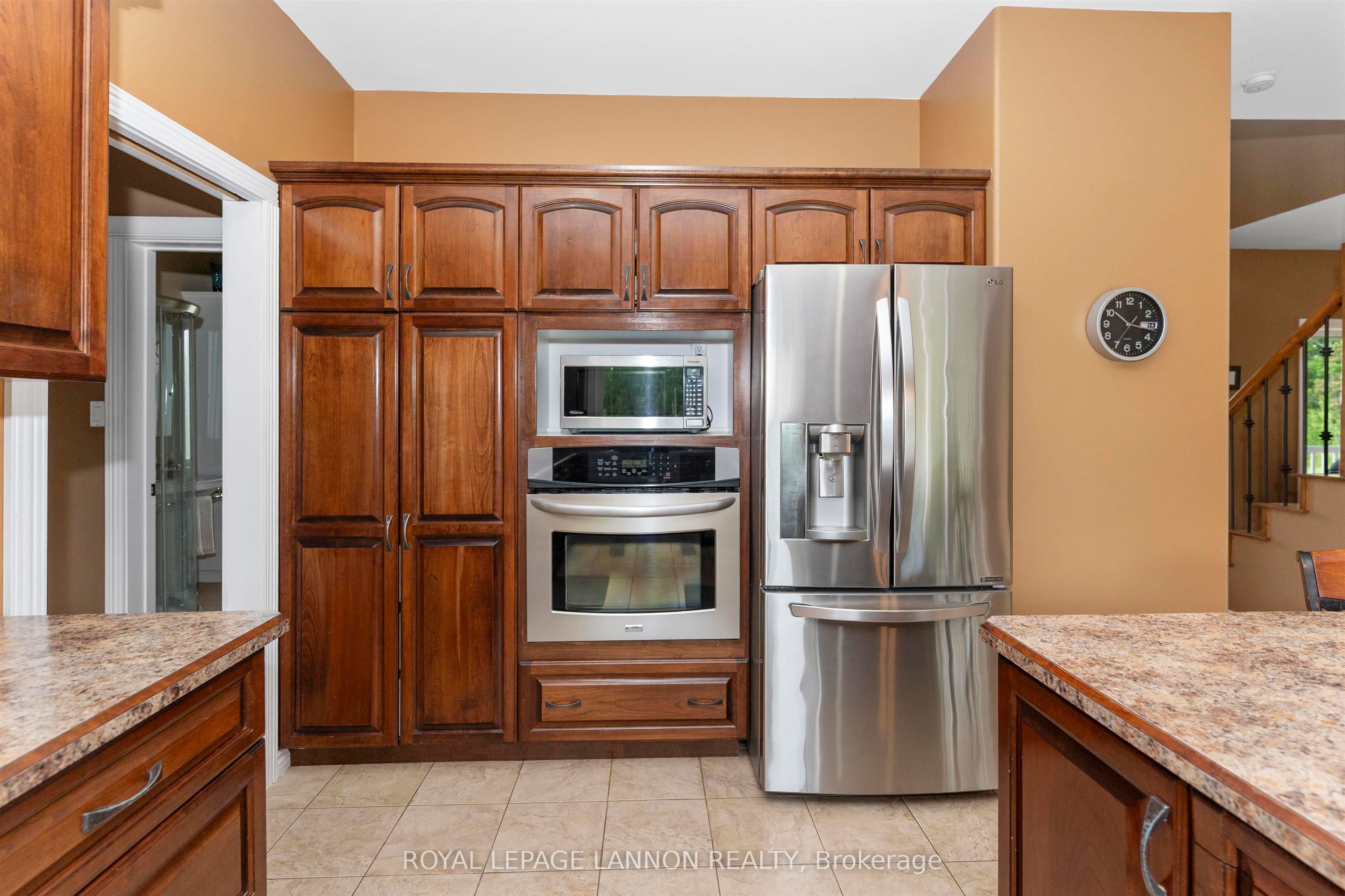 566 Calvert Road, Oliver Paipoonge, ON P0T 2G0 photo 4