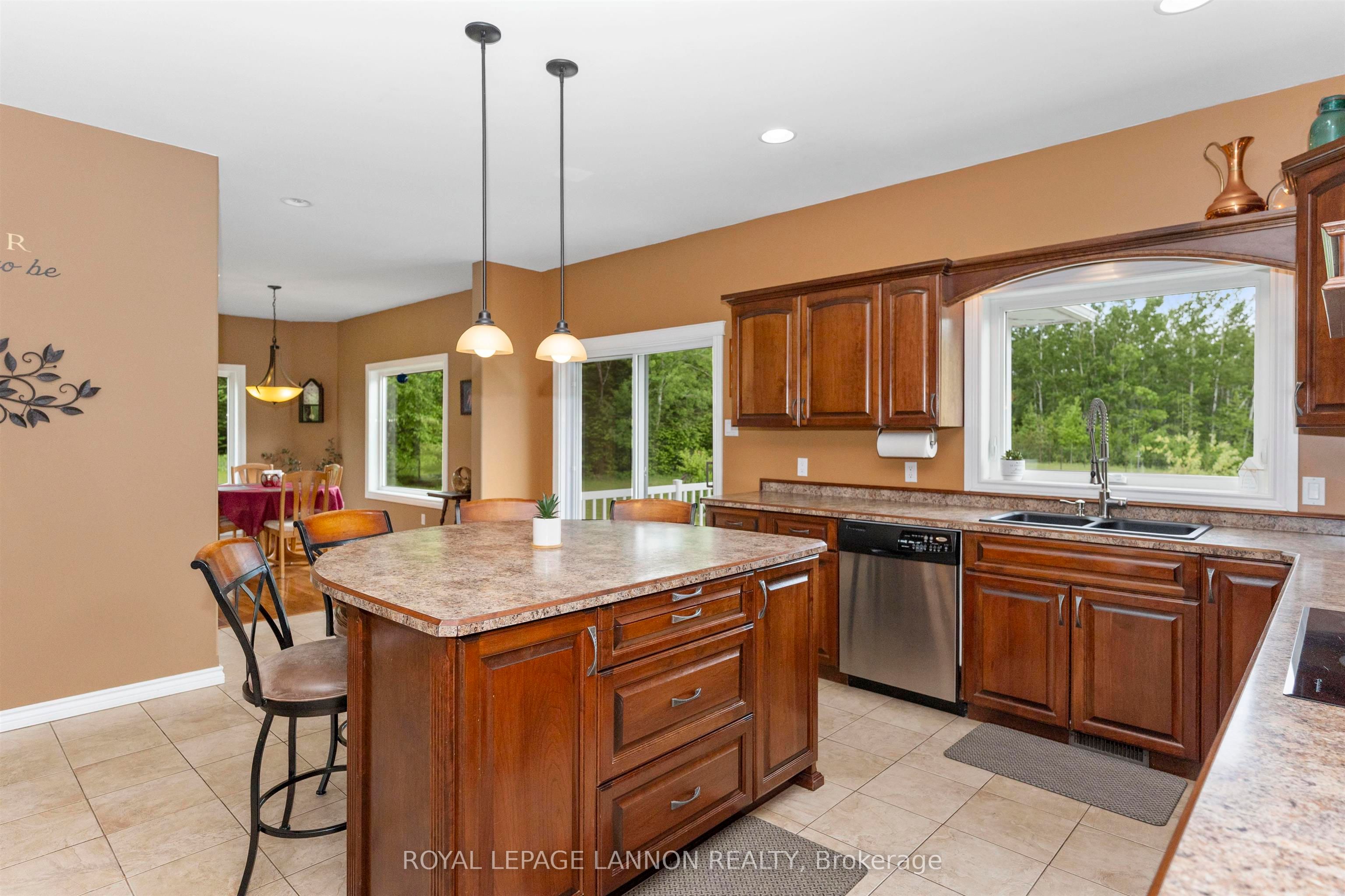 566 Calvert Road, Oliver Paipoonge, ON P0T 2G0 photo 5
