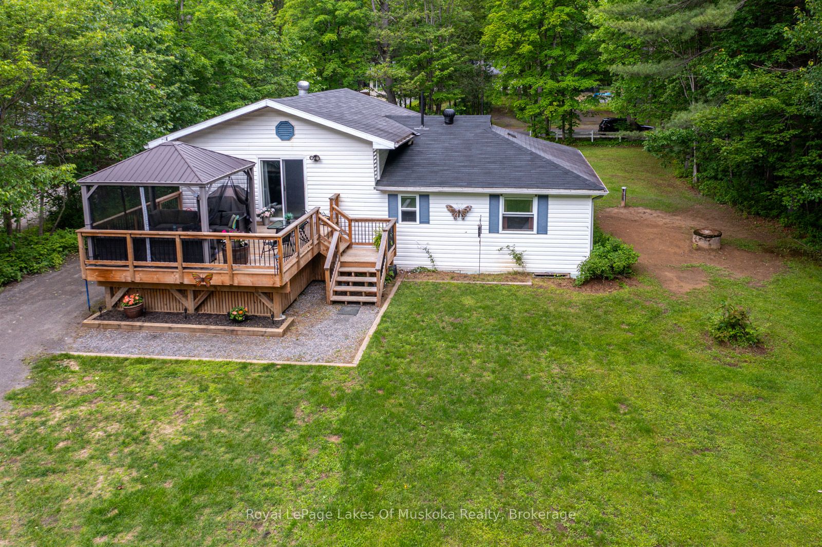 95 Clearwater Lake Road, Huntsville, ON P0B 1L0 photo 2