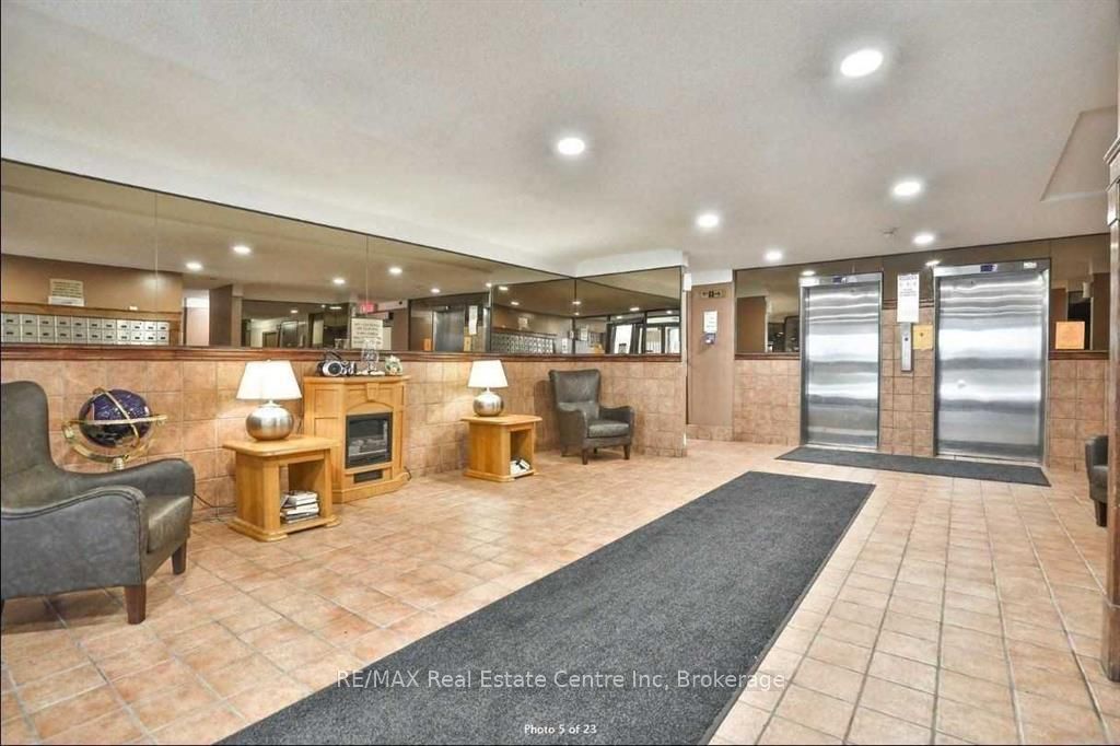 15 Albright Road N 17, Hamilton, ON L8K 5J2 photo 2