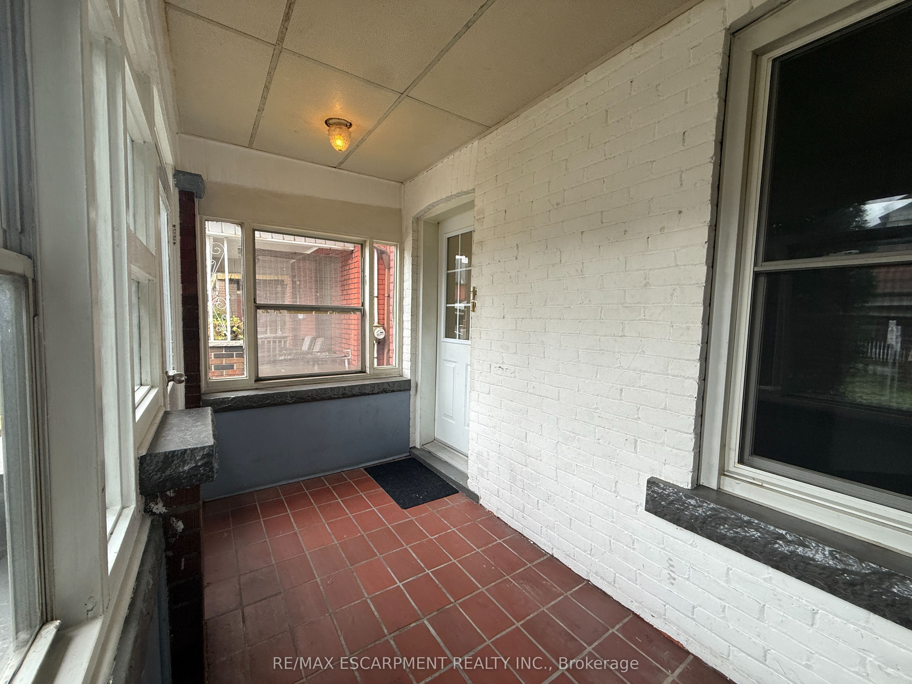 24 Somerset Avenue, Hamilton, ON L8L 2L5 photo 4