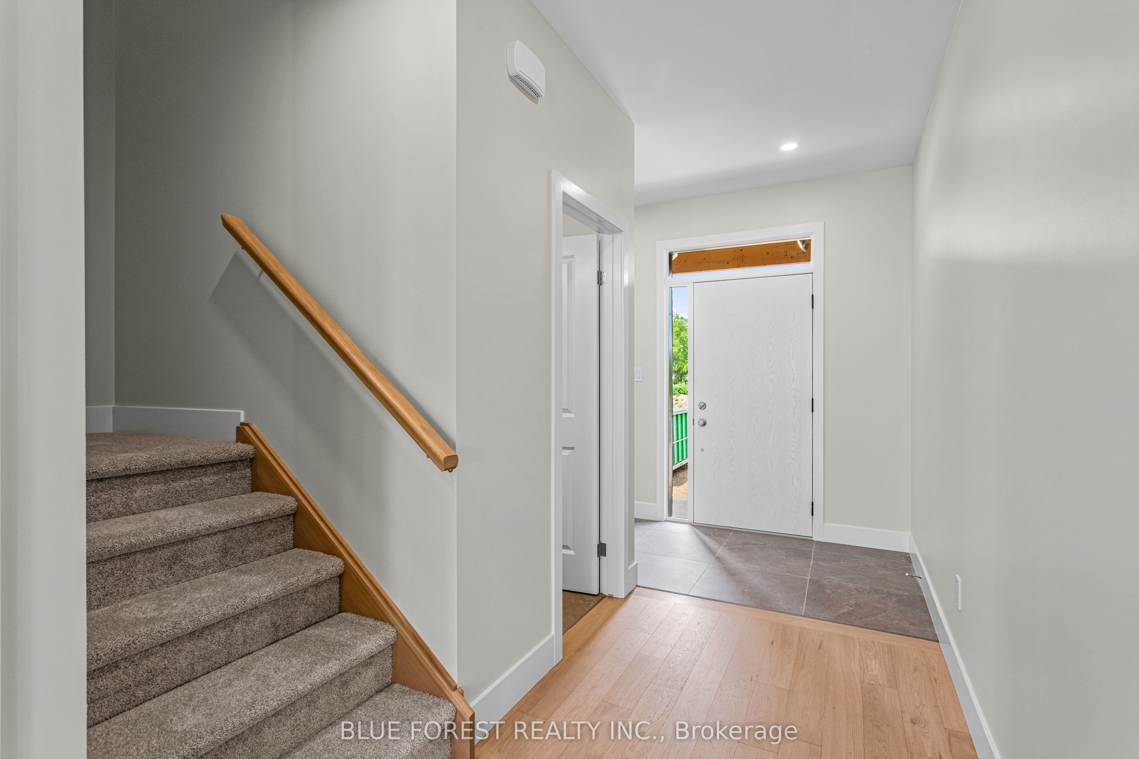 255 McTavish Street, Strathroy-Caradoc, ON N7G 3K5 photo 4