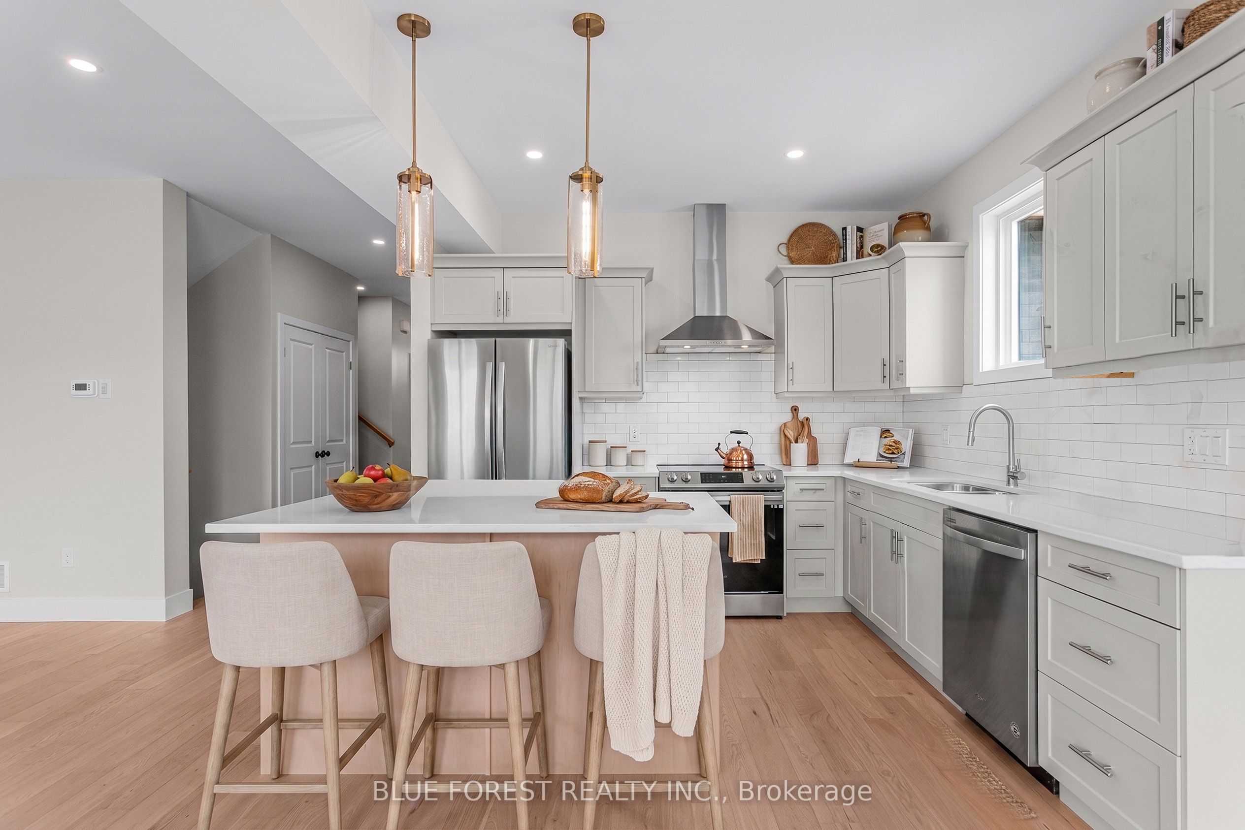 255 McTavish Street, Strathroy-Caradoc, ON N7G 3K5 photo 5