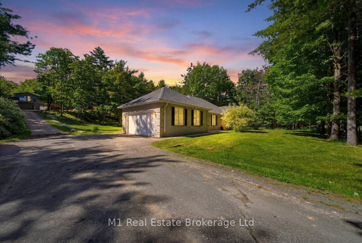 15 George Hunt Memorial Drive, McDougall, ON P2A 2W9