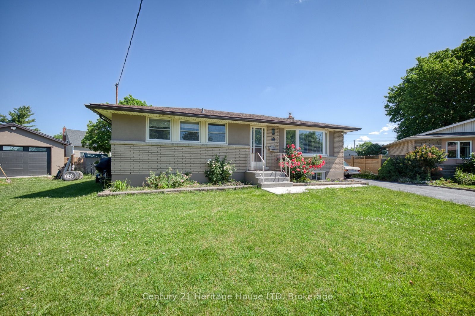 37 Coronation Boulevard, St. Catharines, ON L2S 2V2 photo 2