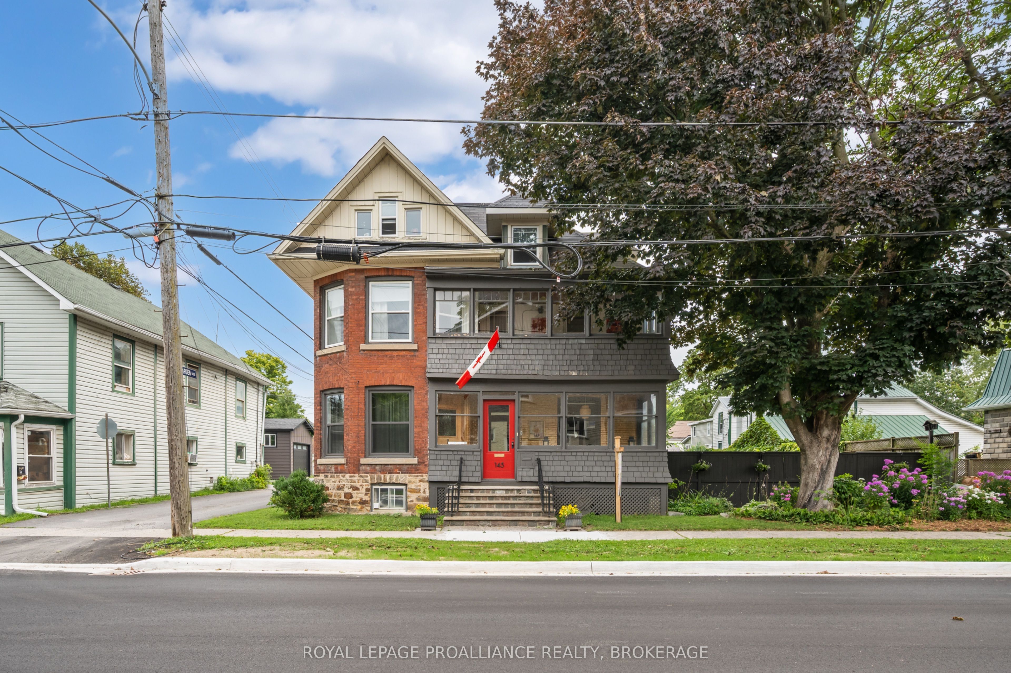 145 Charles Street N, Gananoque, ON K7G 1T9