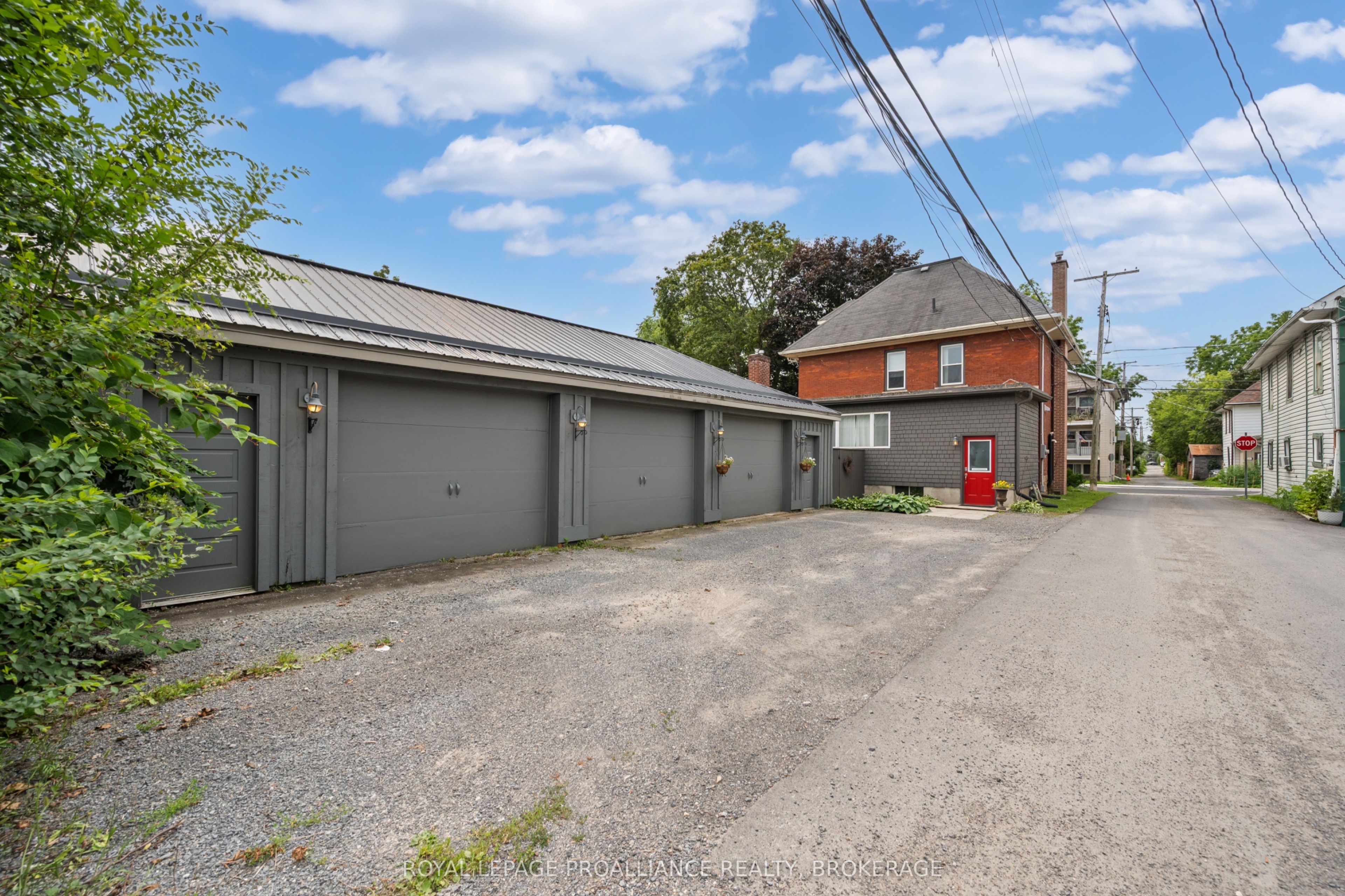 145 Charles Street N, Gananoque, ON K7G 1T9 photo 3