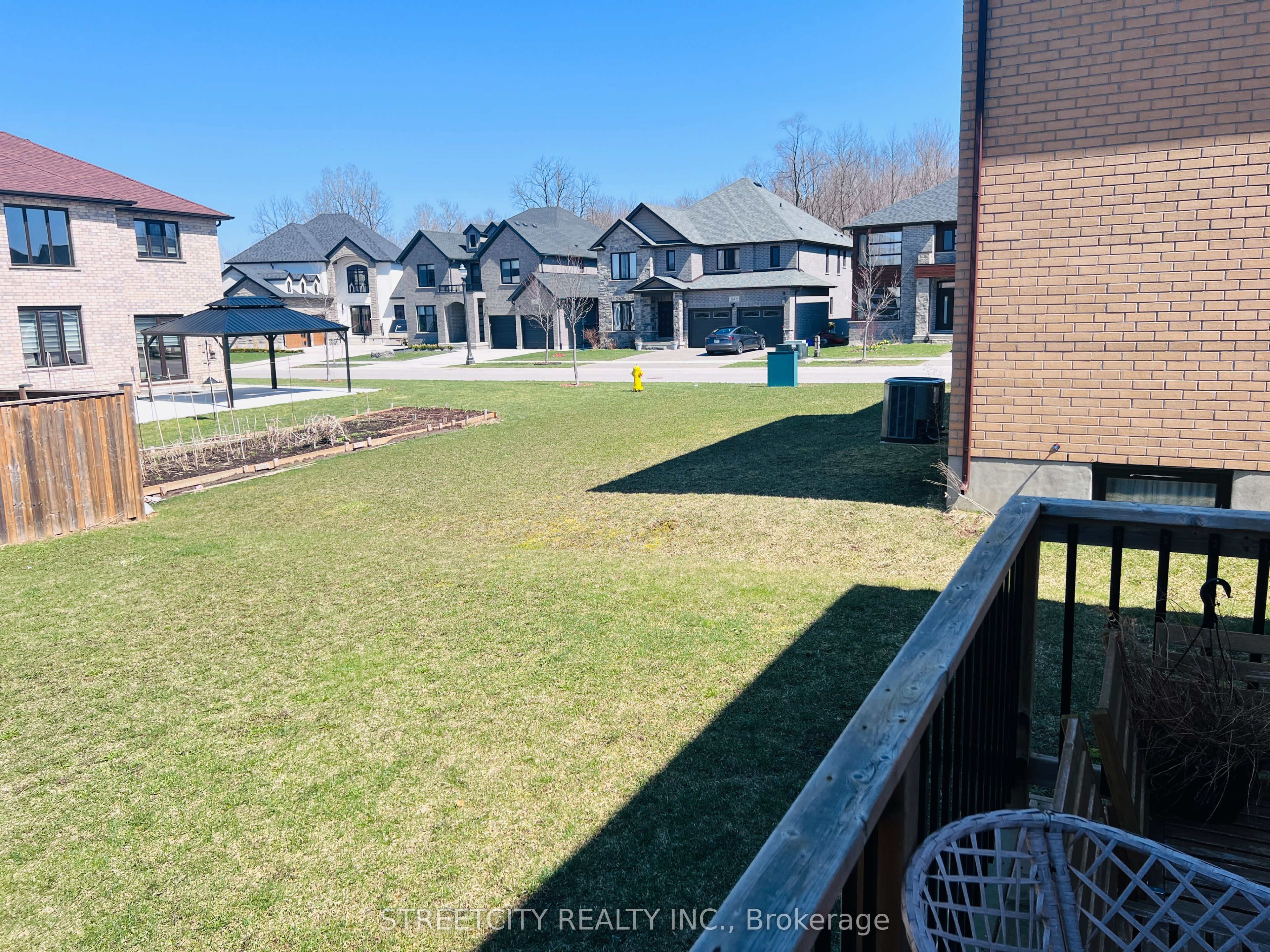 878 Zaifman Circle, London North, ON N5X 0M9 photo 2