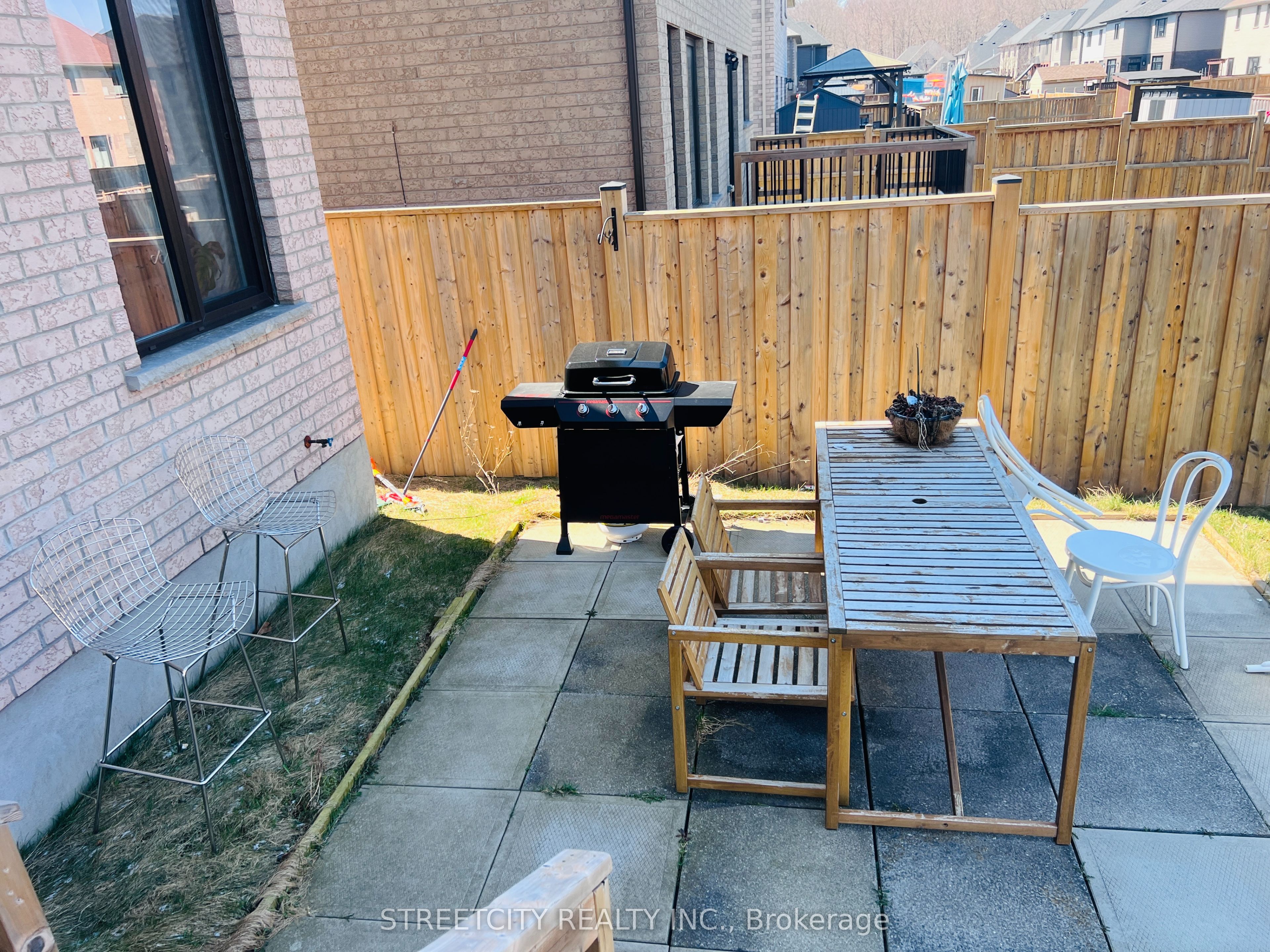878 Zaifman Circle, London North, ON N5X 0M9 photo 3