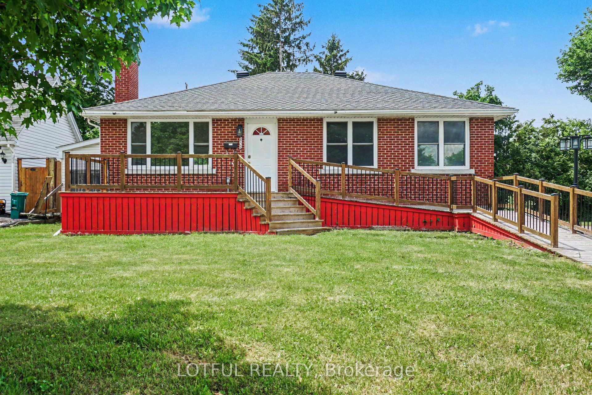 832 Rex Avenue, McKellar Heights - Glabar Park and Area, ON K2A 2P5 photo 2