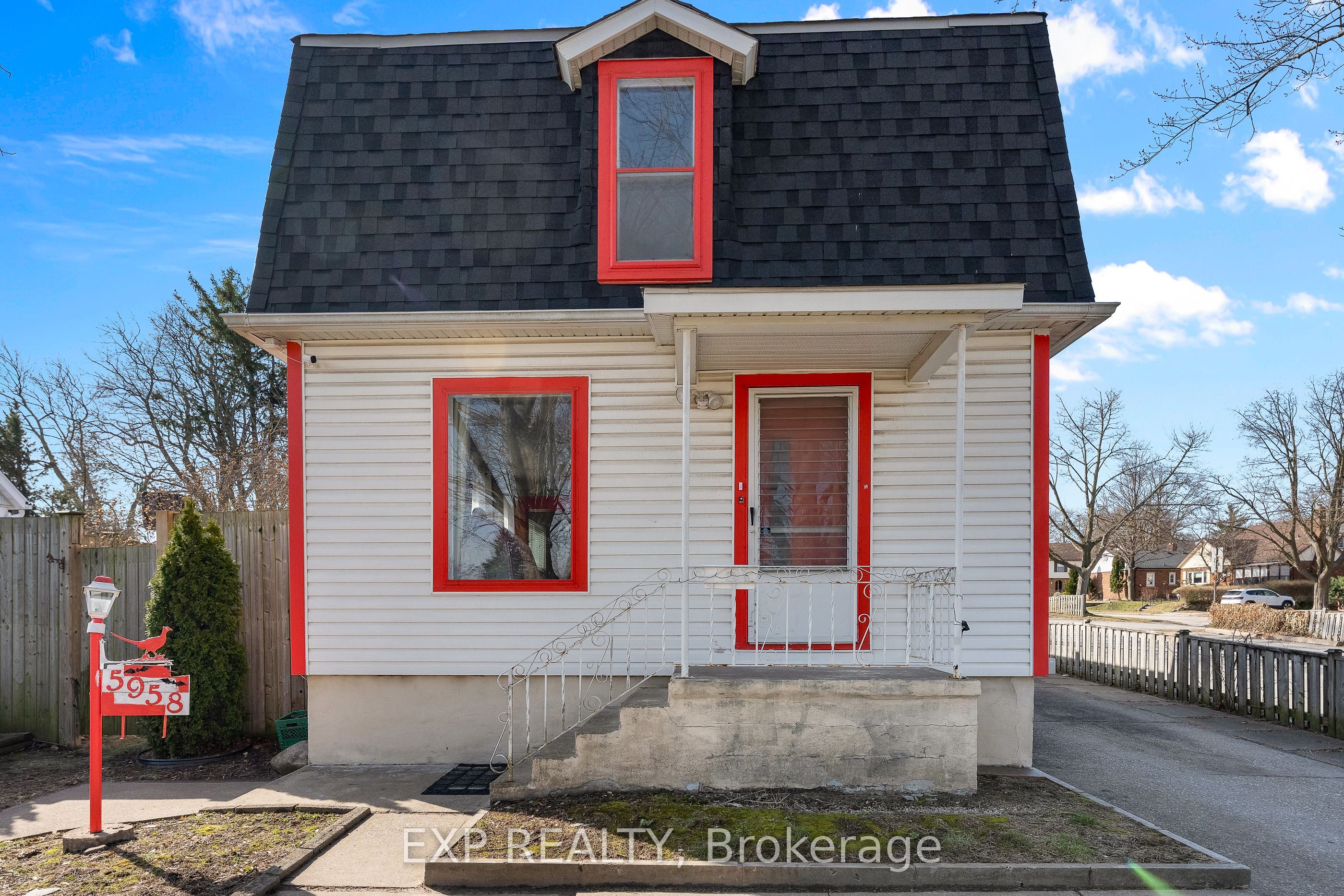 5958 Summer Street, Niagara Falls, ON L2G 1M3 photo 3