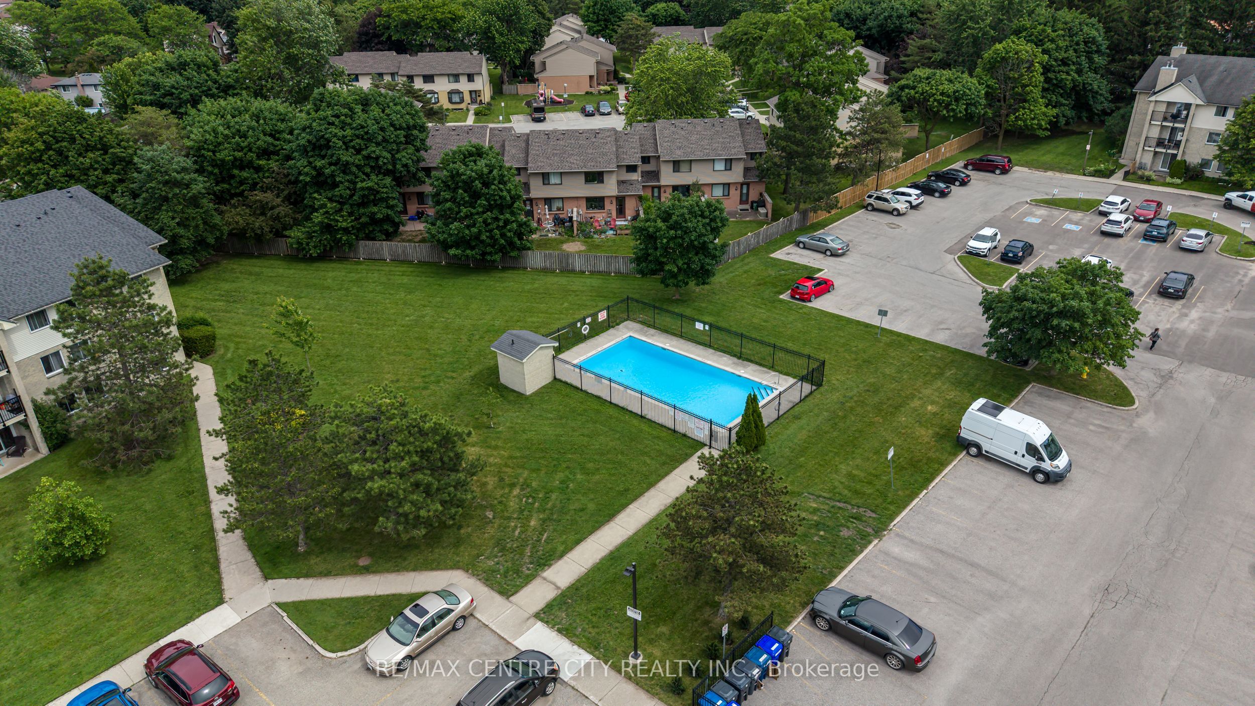 729 Deveron Crescent 309, London South, ON N5Z 4X5 photo 3